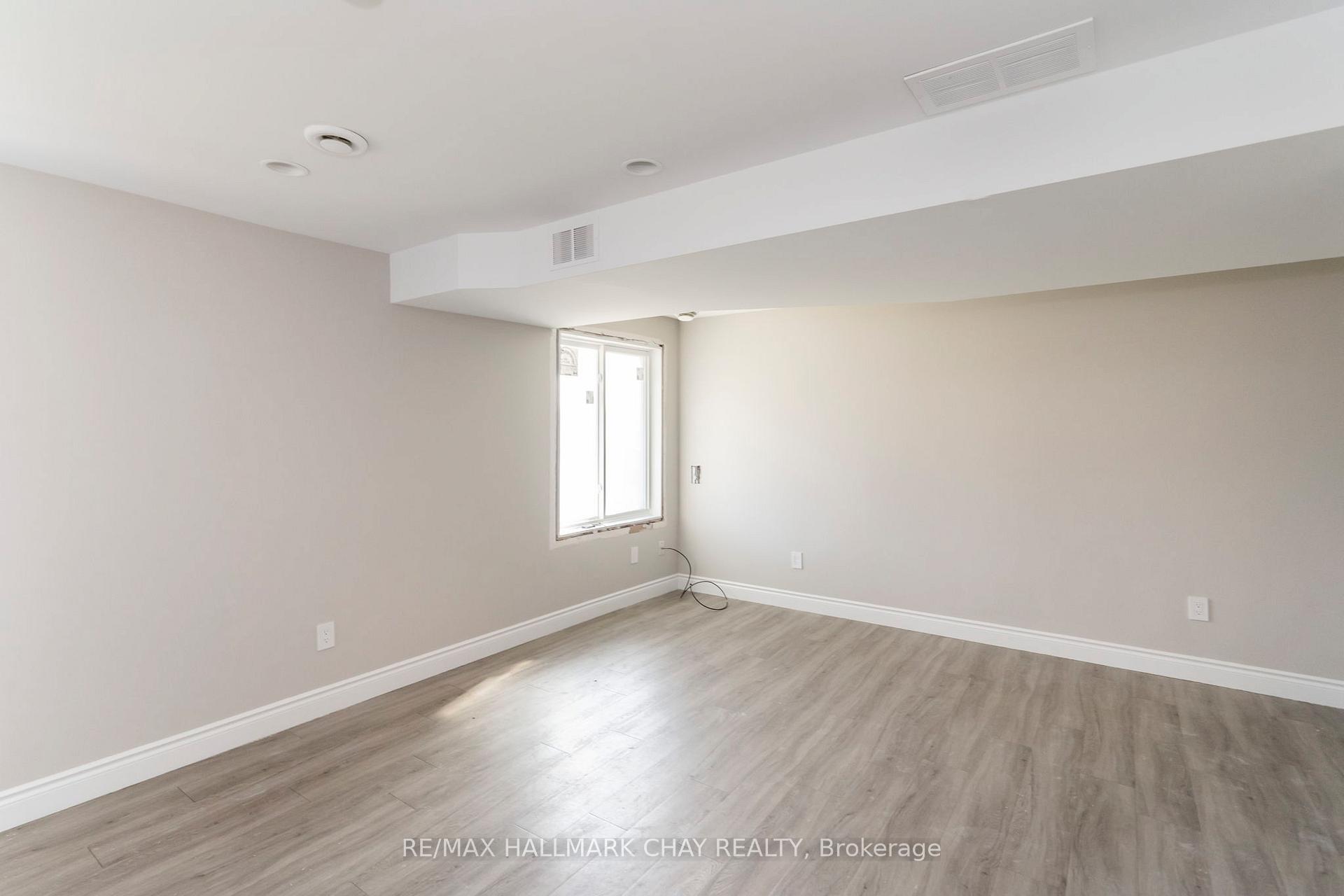 Photo 31 of 22 Arch Brown Court, Barrie, East Bayfield — HOMEH