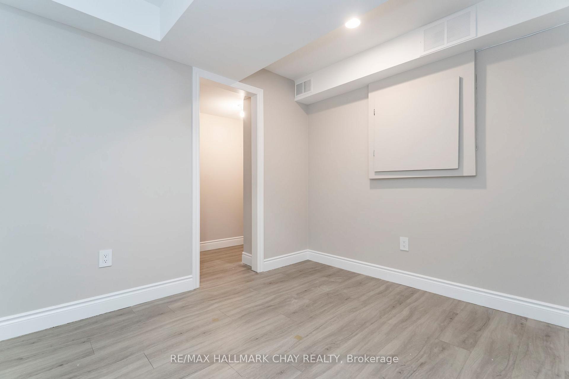 Photo 34 of 22 Arch Brown Court, Barrie, East Bayfield — HOMEH