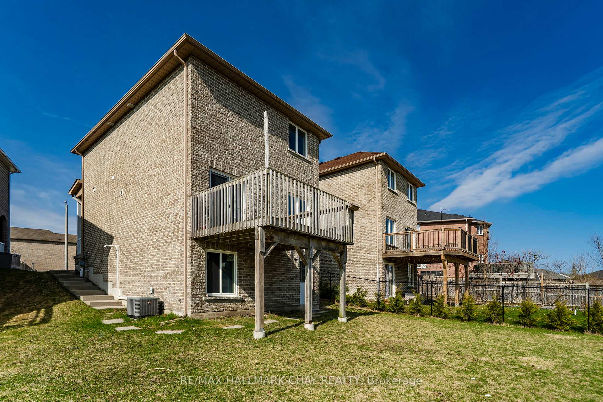 Photo 43 of 22 Arch Brown Court, Barrie, East Bayfield — HOMEH