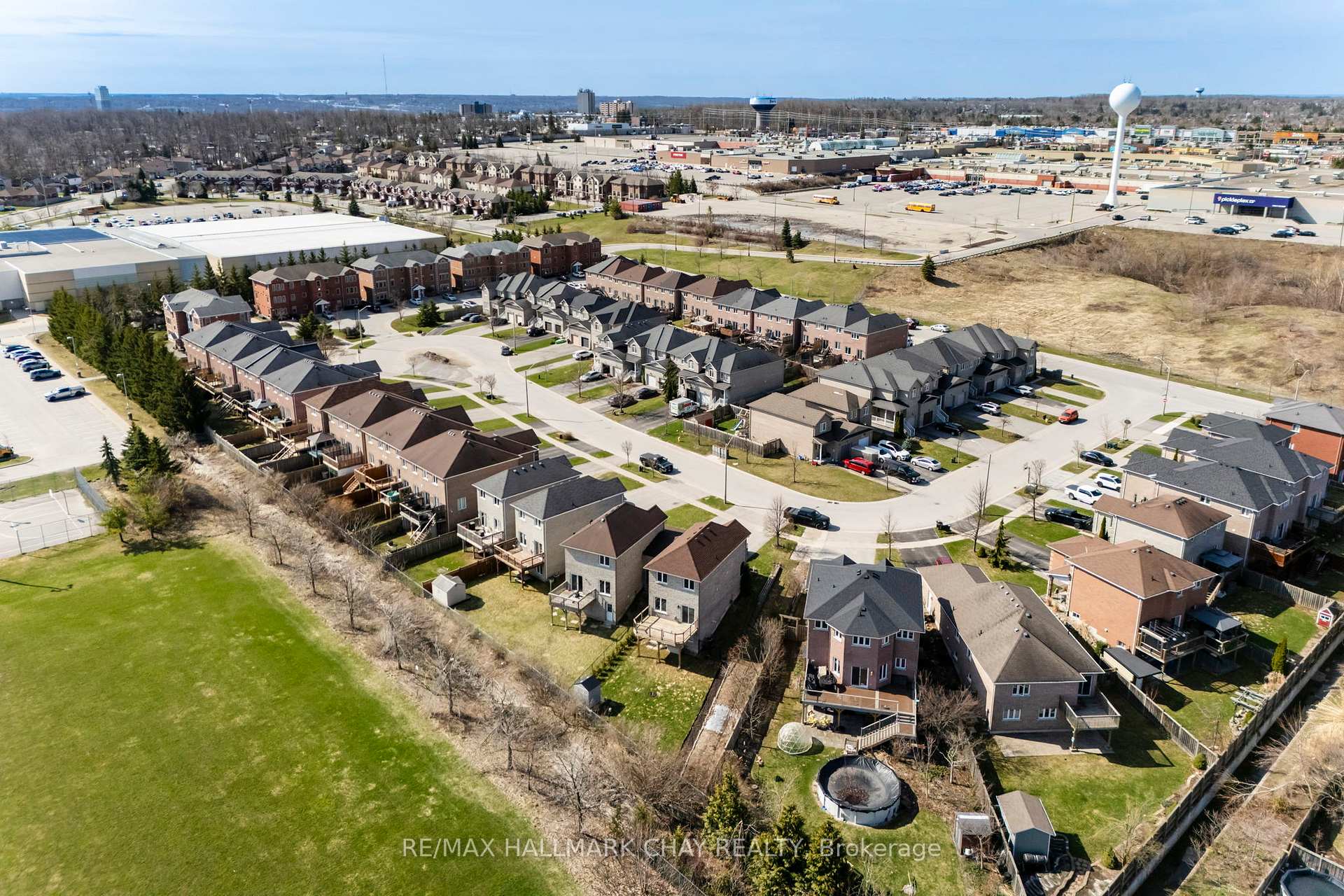 Photo 48 of 22 Arch Brown Court, Barrie, East Bayfield — HOMEH