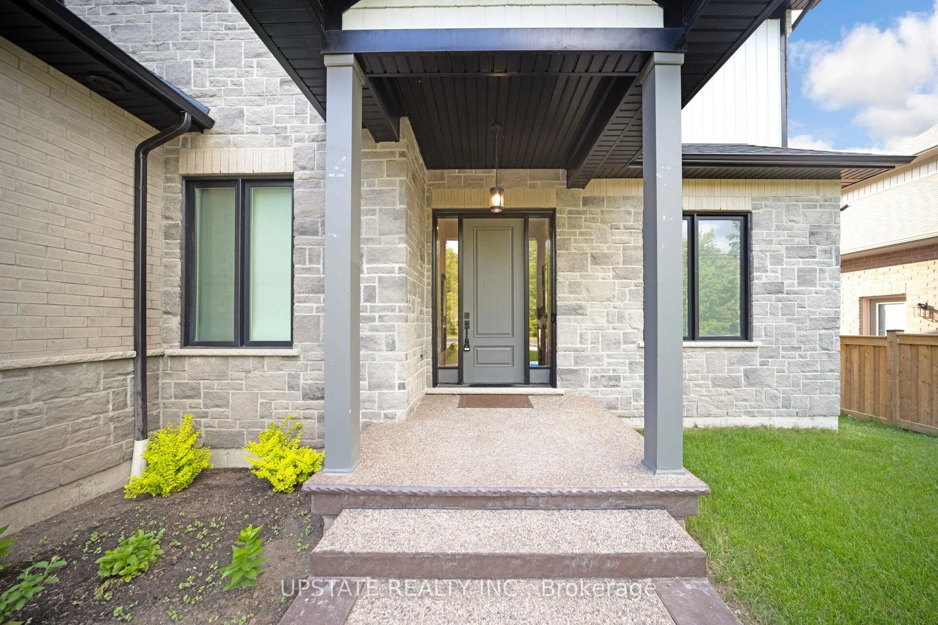 Photo 2 of 656 Bush Street, Caledon, Rural Caledon — HOMEH
