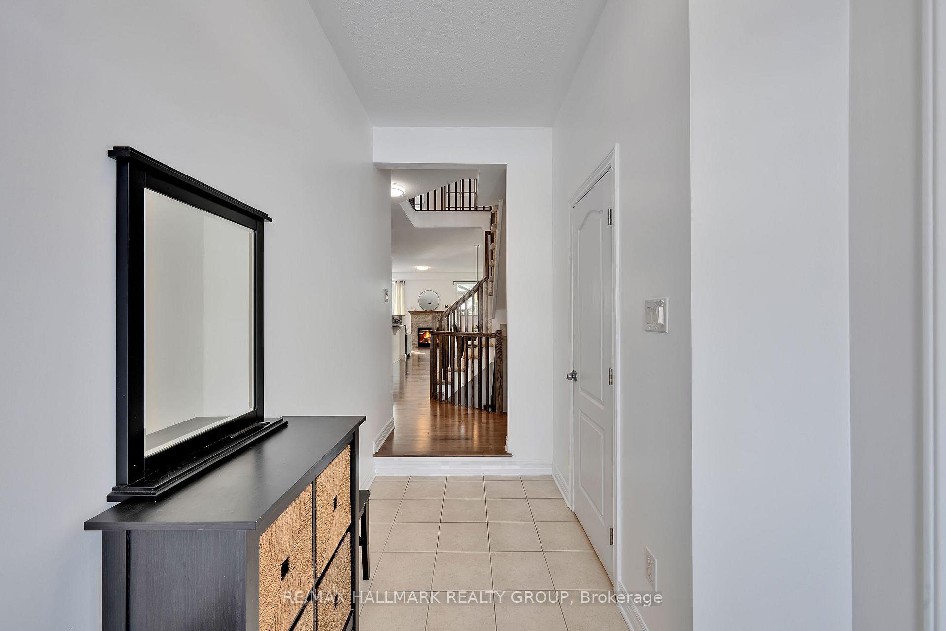 Photo 5 of 1111 Cobble Hill Drive S, Ottawa, Barrhaven - Cedargrove/Fraserdale — HOMEH
