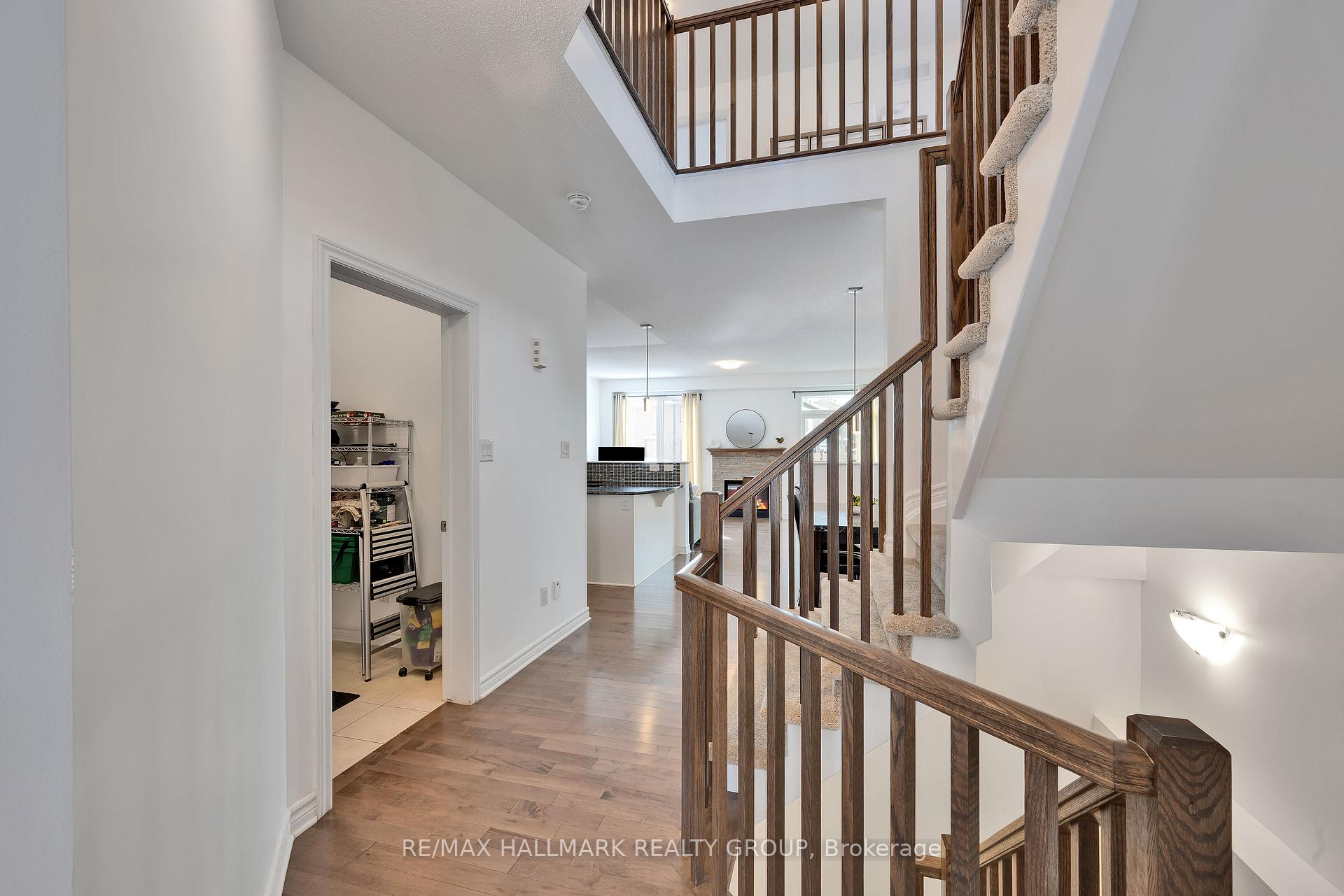 Photo 7 of 1111 Cobble Hill Drive S, Ottawa, Barrhaven - Cedargrove/Fraserdale — HOMEH