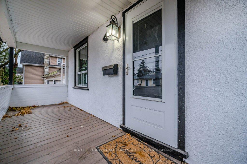 Photo 3 of 574 Clark Avenue, Burlington, Brant — HOMEH