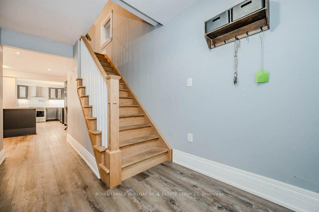 Photo 5 of 574 Clark Avenue, Burlington, Brant — HOMEH