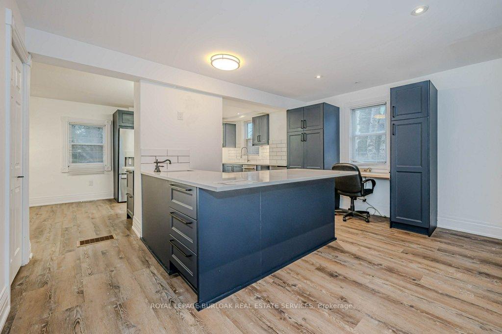 Photo 8 of 574 Clark Avenue, Burlington, Brant — HOMEH