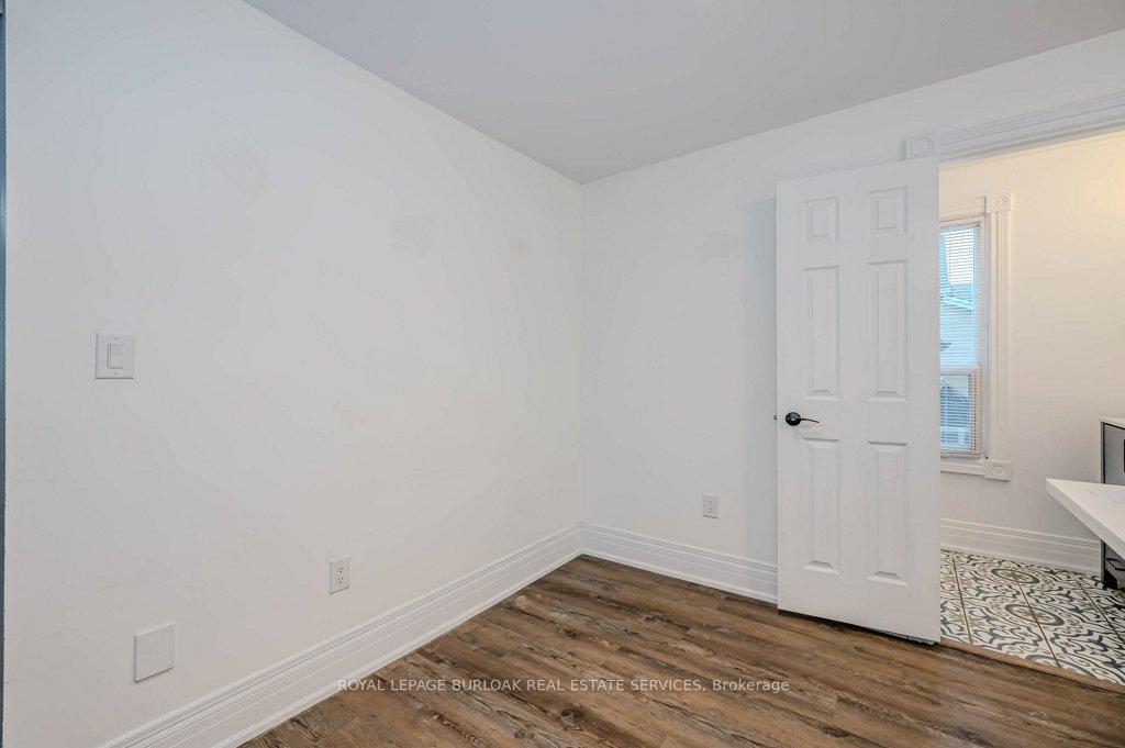 Photo 9 of 574 Clark Avenue, Burlington, Brant — HOMEH