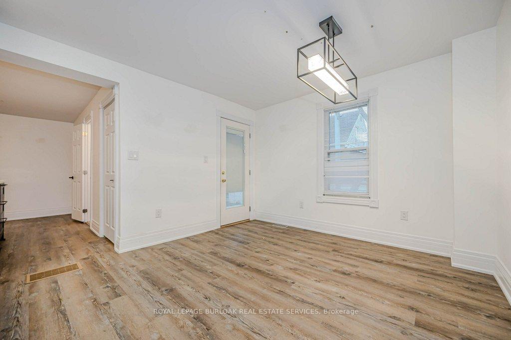 Photo 17 of 574 Clark Avenue, Burlington, Brant — HOMEH