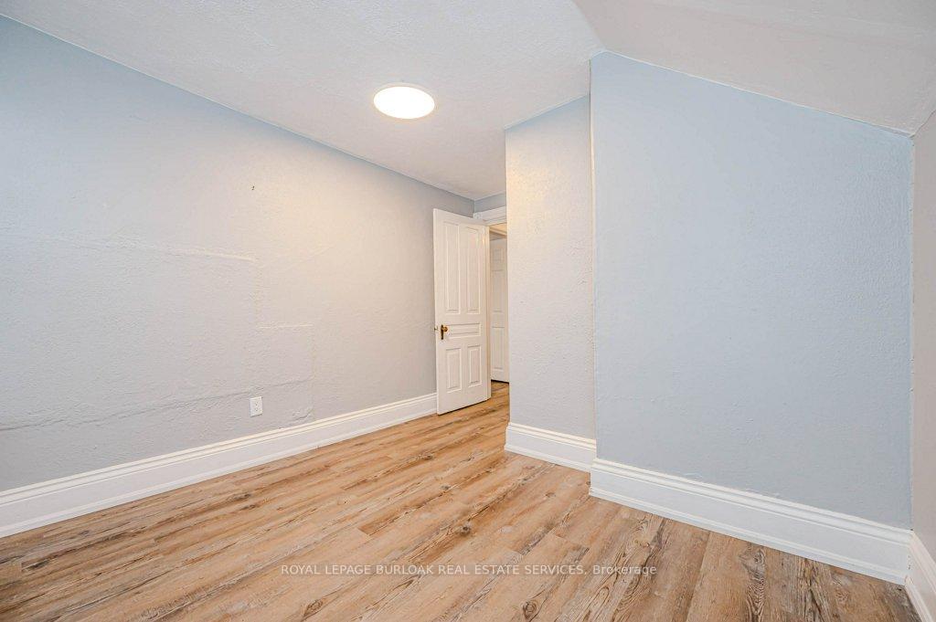 Photo 23 of 574 Clark Avenue, Burlington, Brant — HOMEH