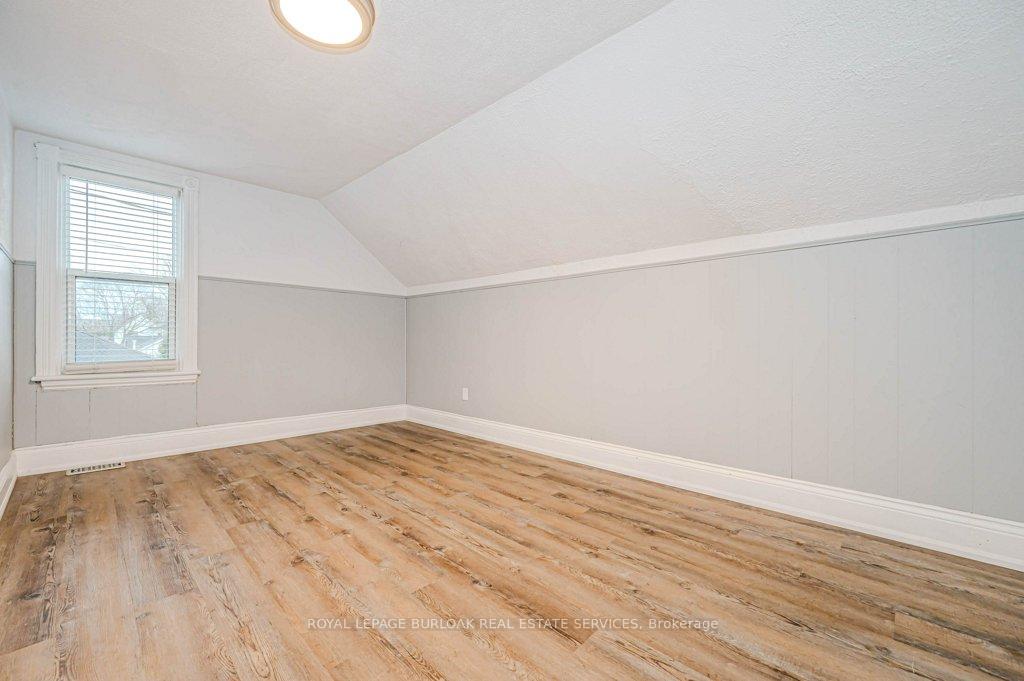 Photo 24 of 574 Clark Avenue, Burlington, Brant — HOMEH