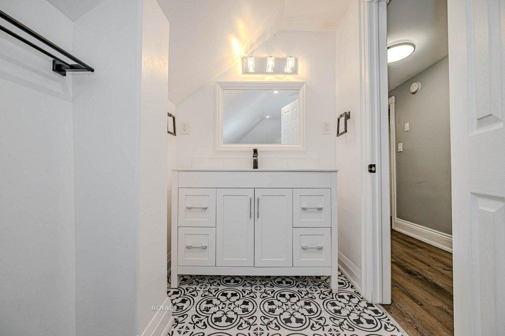 Photo 30 of 574 Clark Avenue, Burlington, Brant — HOMEH