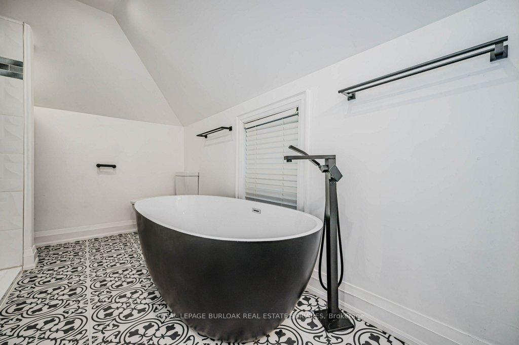 Photo 31 of 574 Clark Avenue, Burlington, Brant — HOMEH
