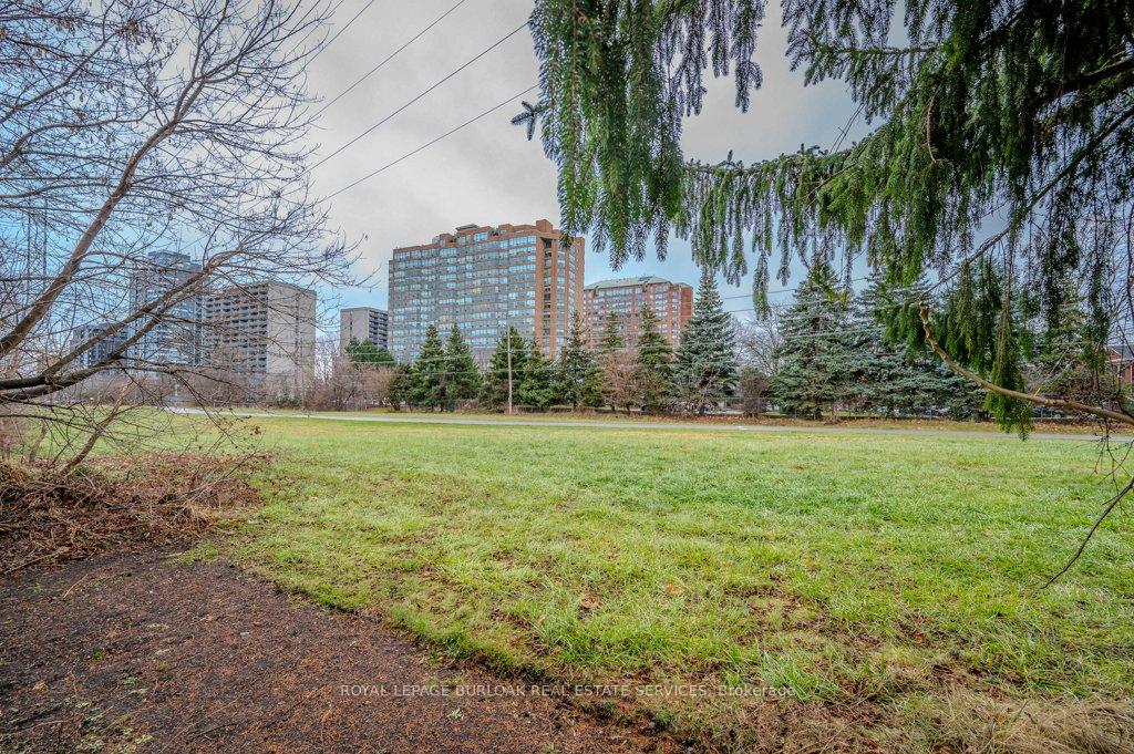 Photo 40 of 574 Clark Avenue, Burlington, Brant — HOMEH