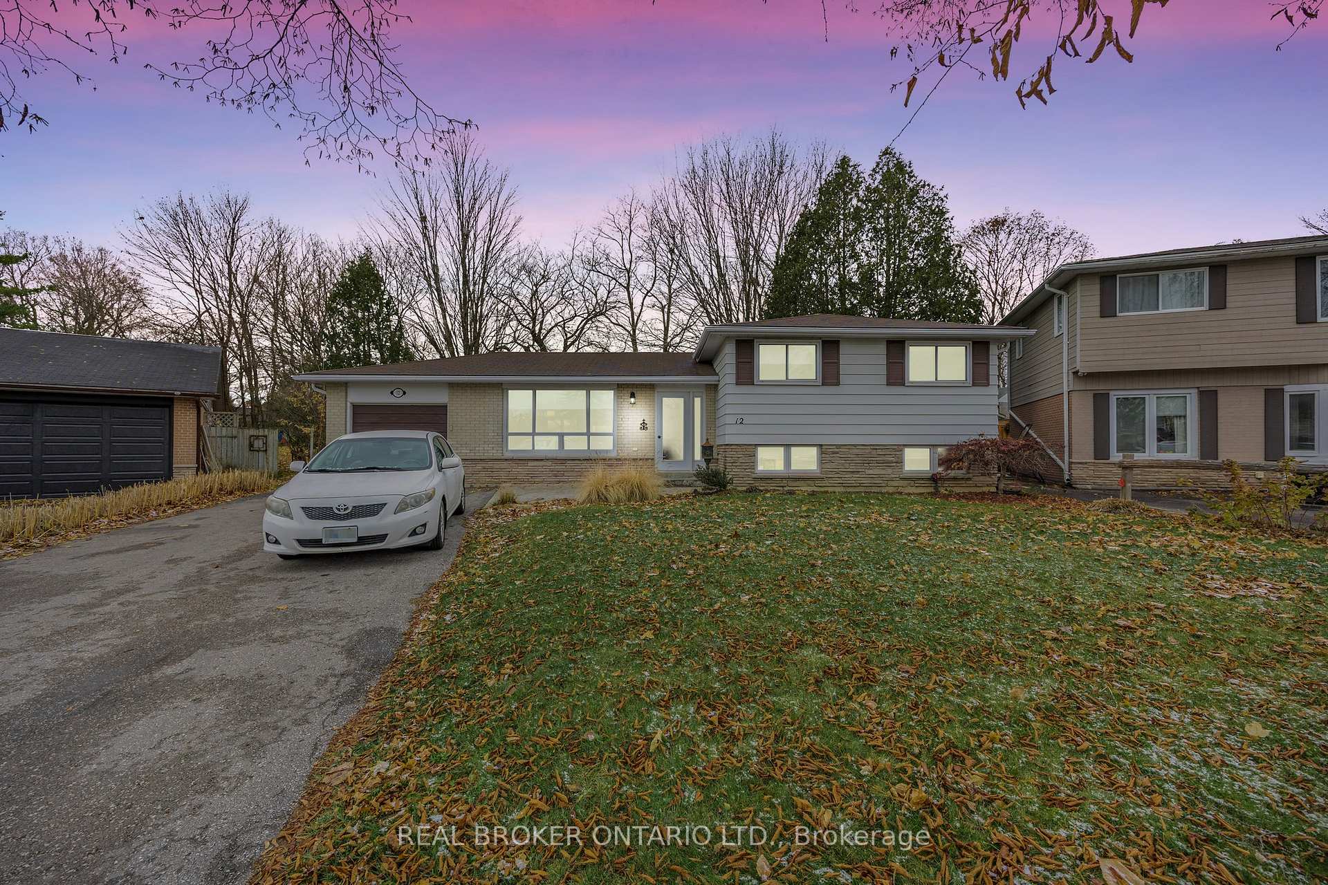 Photo 1 of 12 Curtiss Court, Barrie, Grove East — HOMEH