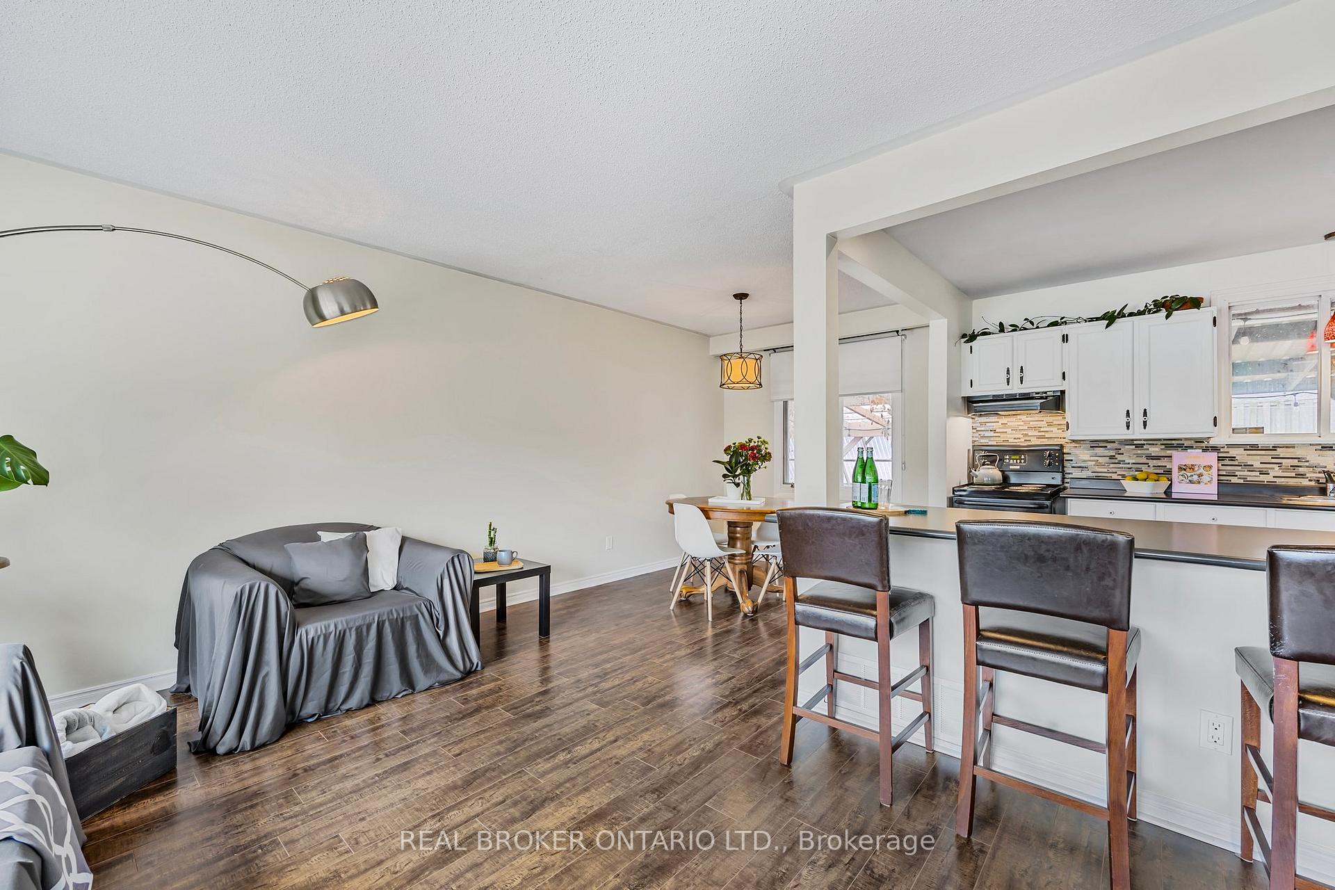Photo 9 of 12 Curtiss Court, Barrie, Grove East — HOMEH
