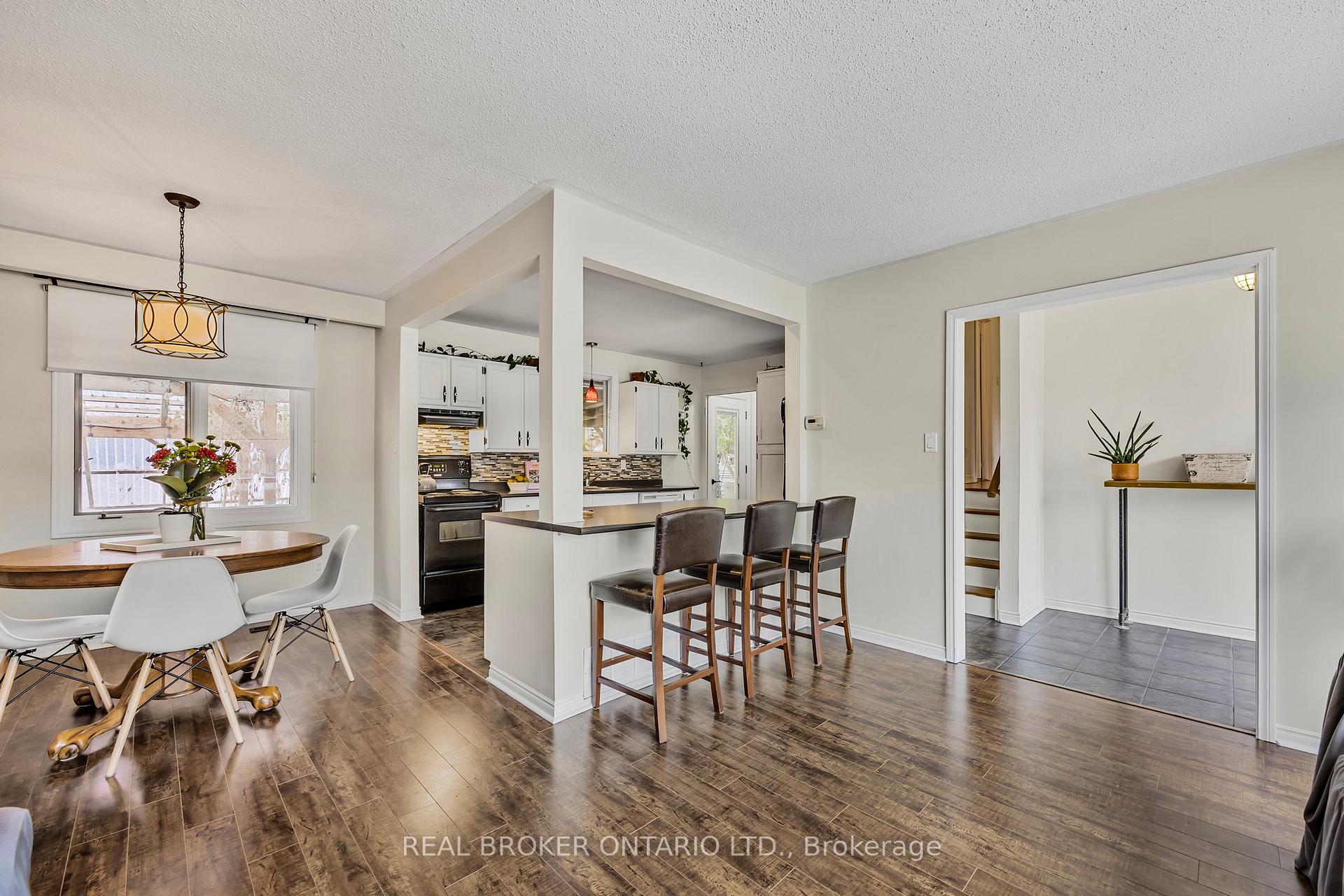 Photo 10 of 12 Curtiss Court, Barrie, Grove East — HOMEH