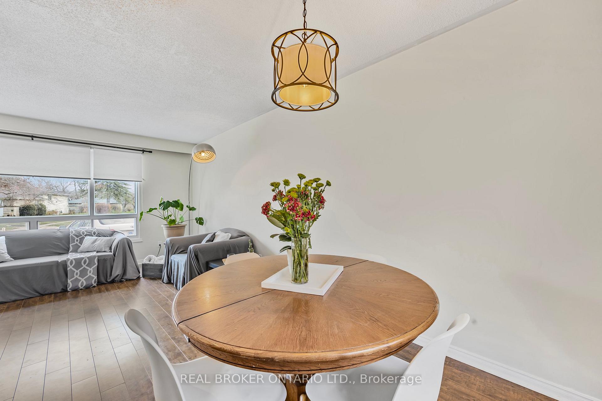 Photo 13 of 12 Curtiss Court, Barrie, Grove East — HOMEH