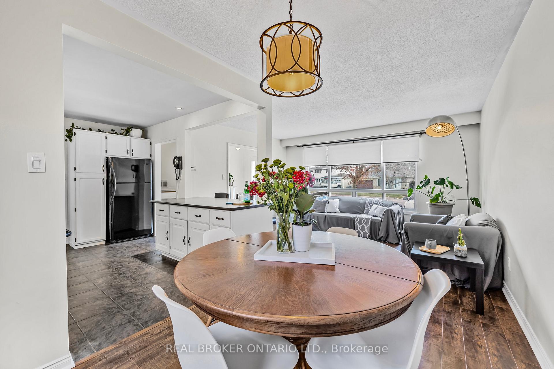 Photo 14 of 12 Curtiss Court, Barrie, Grove East — HOMEH
