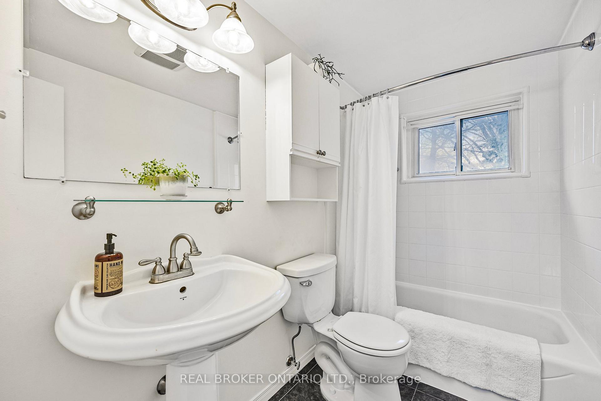 Photo 20 of 12 Curtiss Court, Barrie, Grove East — HOMEH