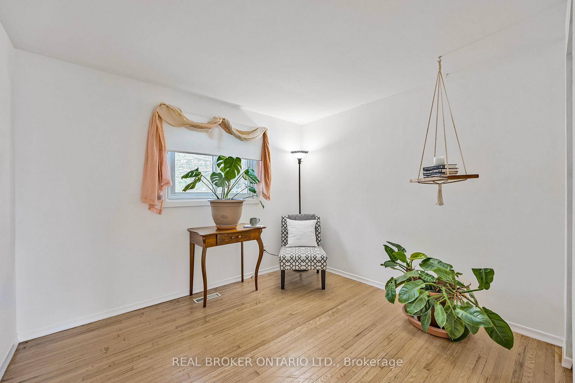 Photo 23 of 12 Curtiss Court, Barrie, Grove East — HOMEH