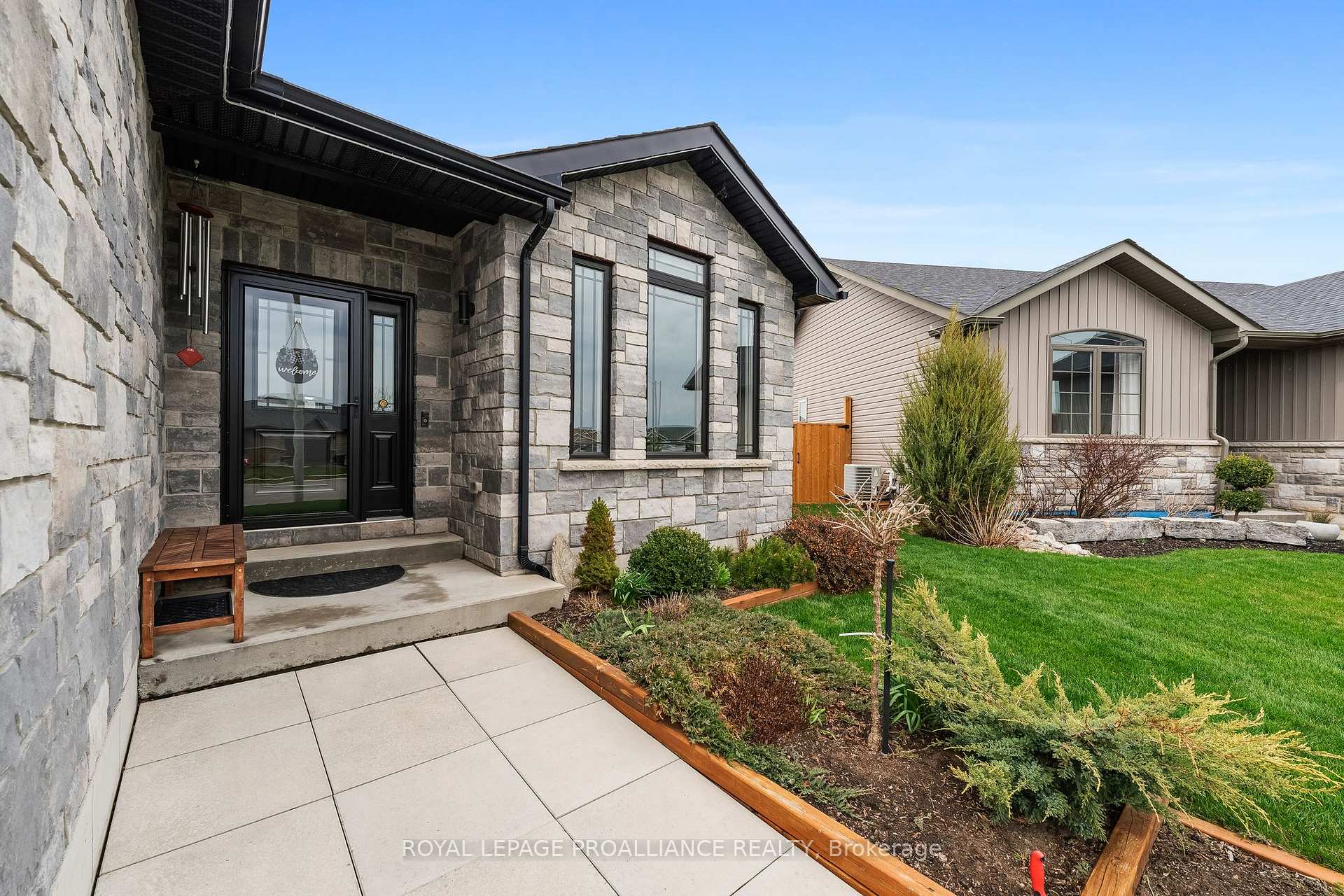Photo 3 of 74 Deacon Place, Belleville, Belleville Ward — HOMEH