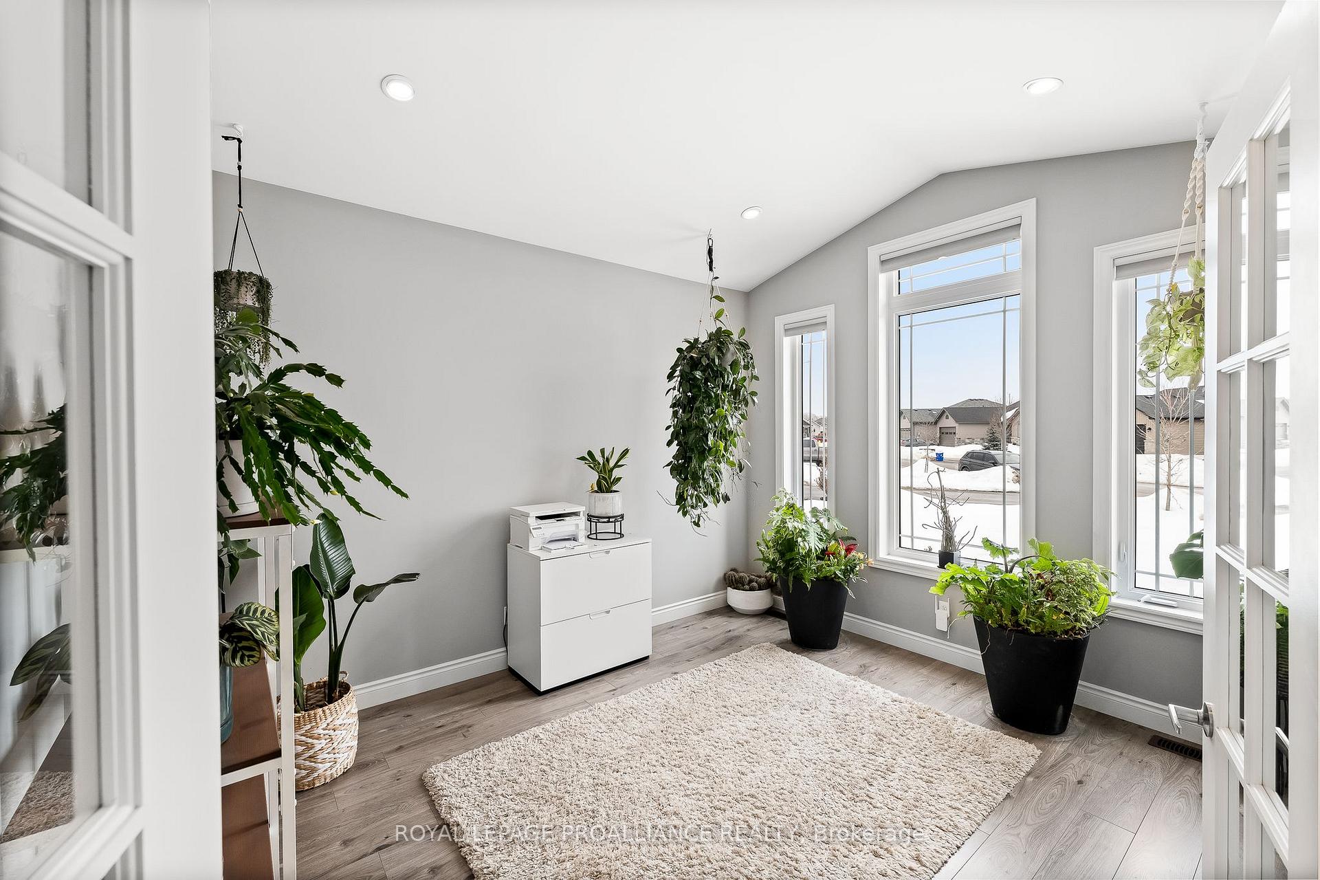 Photo 8 of 74 Deacon Place, Belleville, Belleville Ward — HOMEH