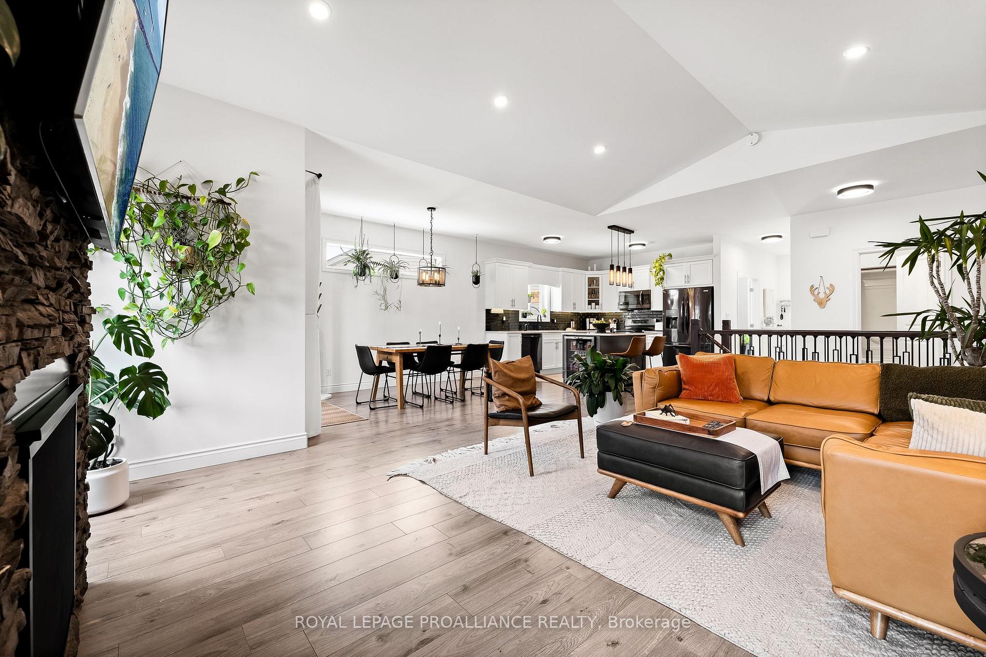 Photo 10 of 74 Deacon Place, Belleville, Belleville Ward — HOMEH