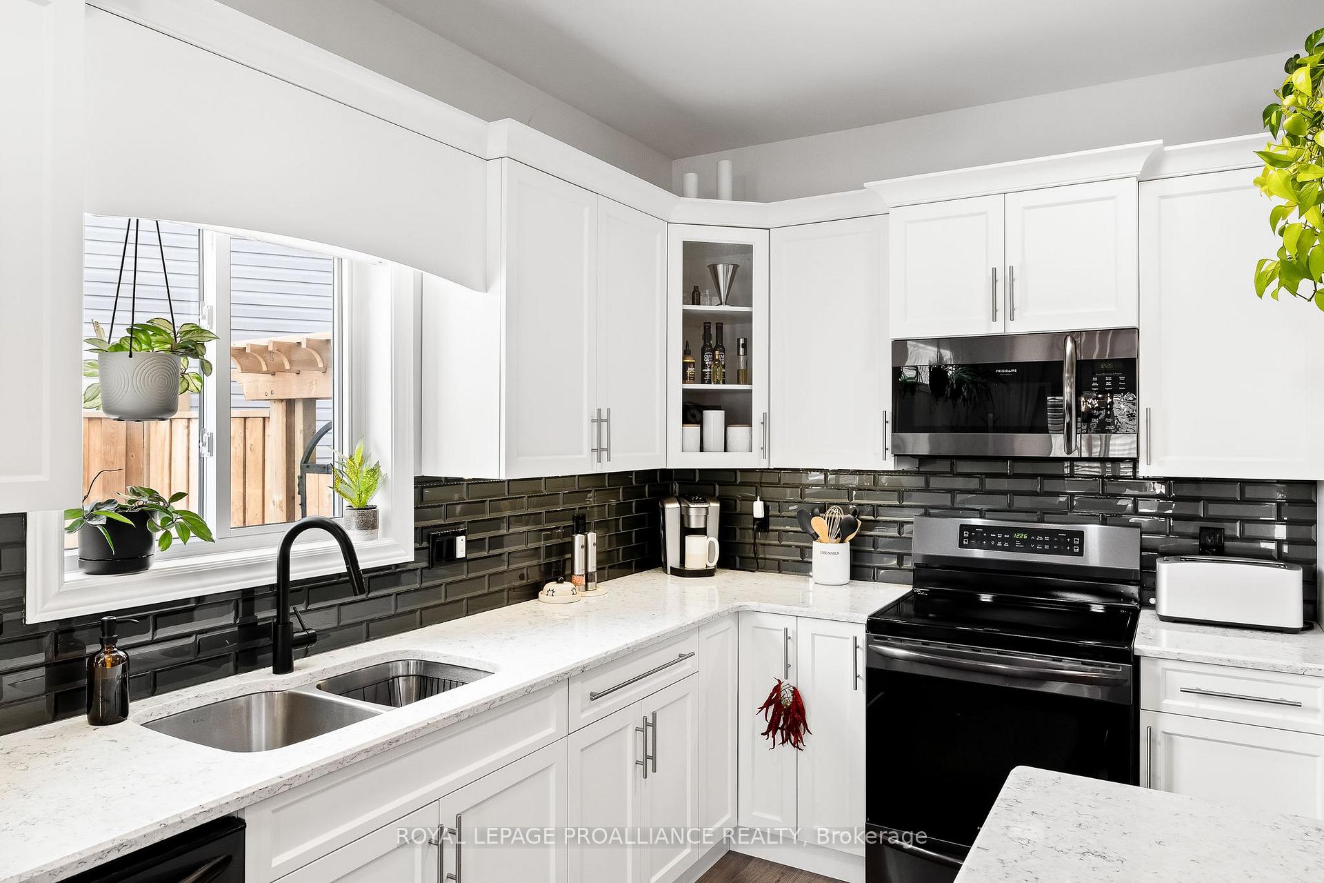 Photo 17 of 74 Deacon Place, Belleville, Belleville Ward — HOMEH