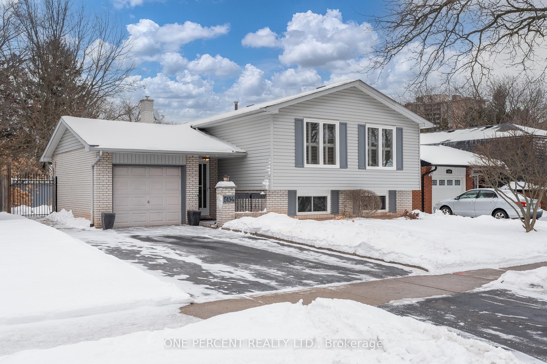 Photo 1 of 5194 Broughton Crescent, Burlington, Appleby — HOMEH