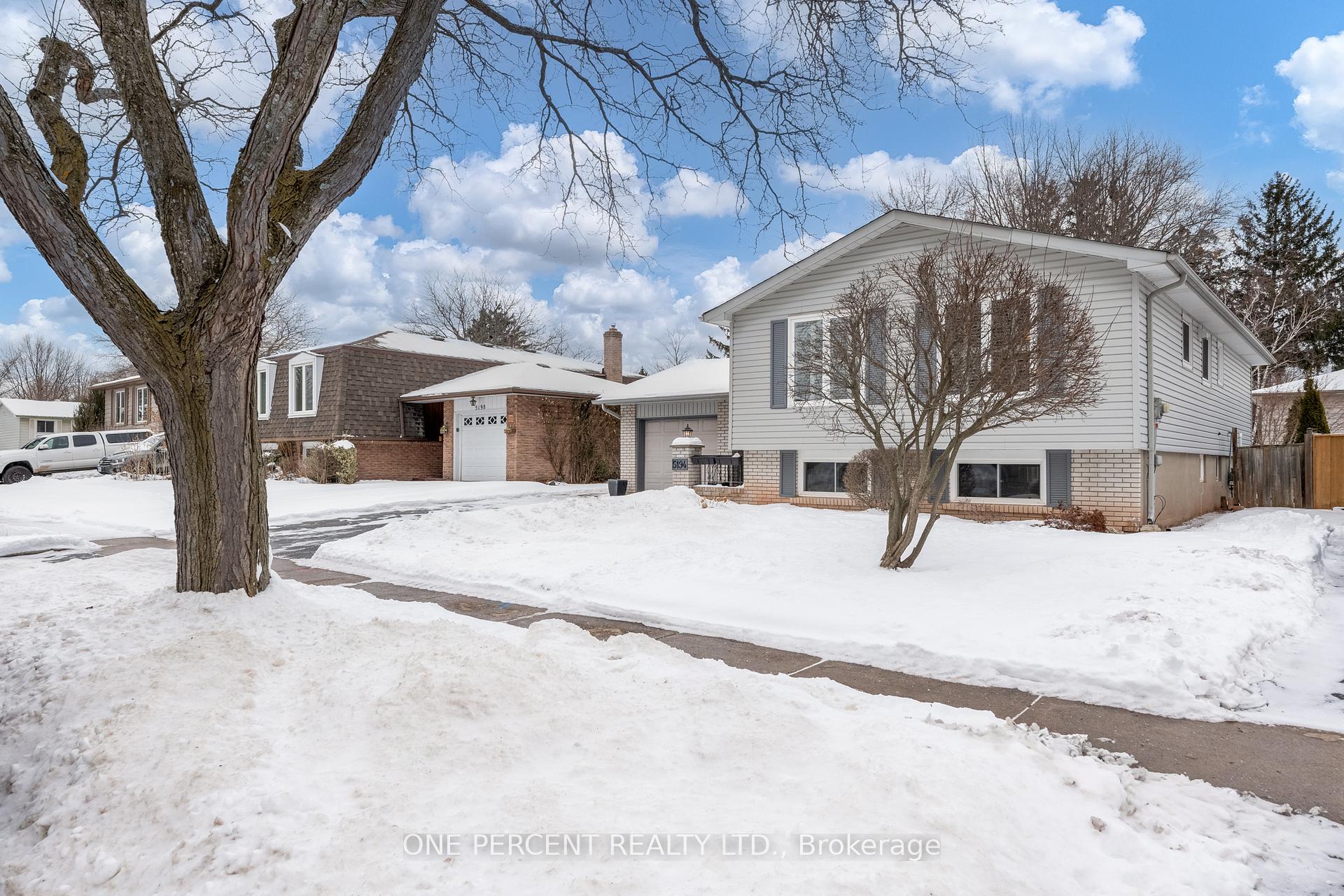 Photo 3 of 5194 Broughton Crescent, Burlington, Appleby — HOMEH