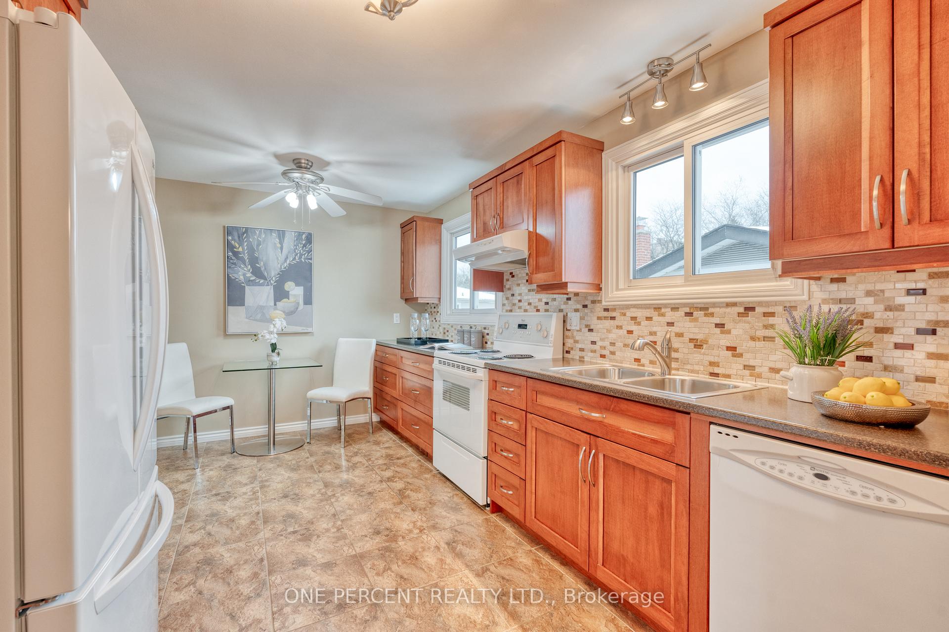 Photo 18 of 5194 Broughton Crescent, Burlington, Appleby — HOMEH