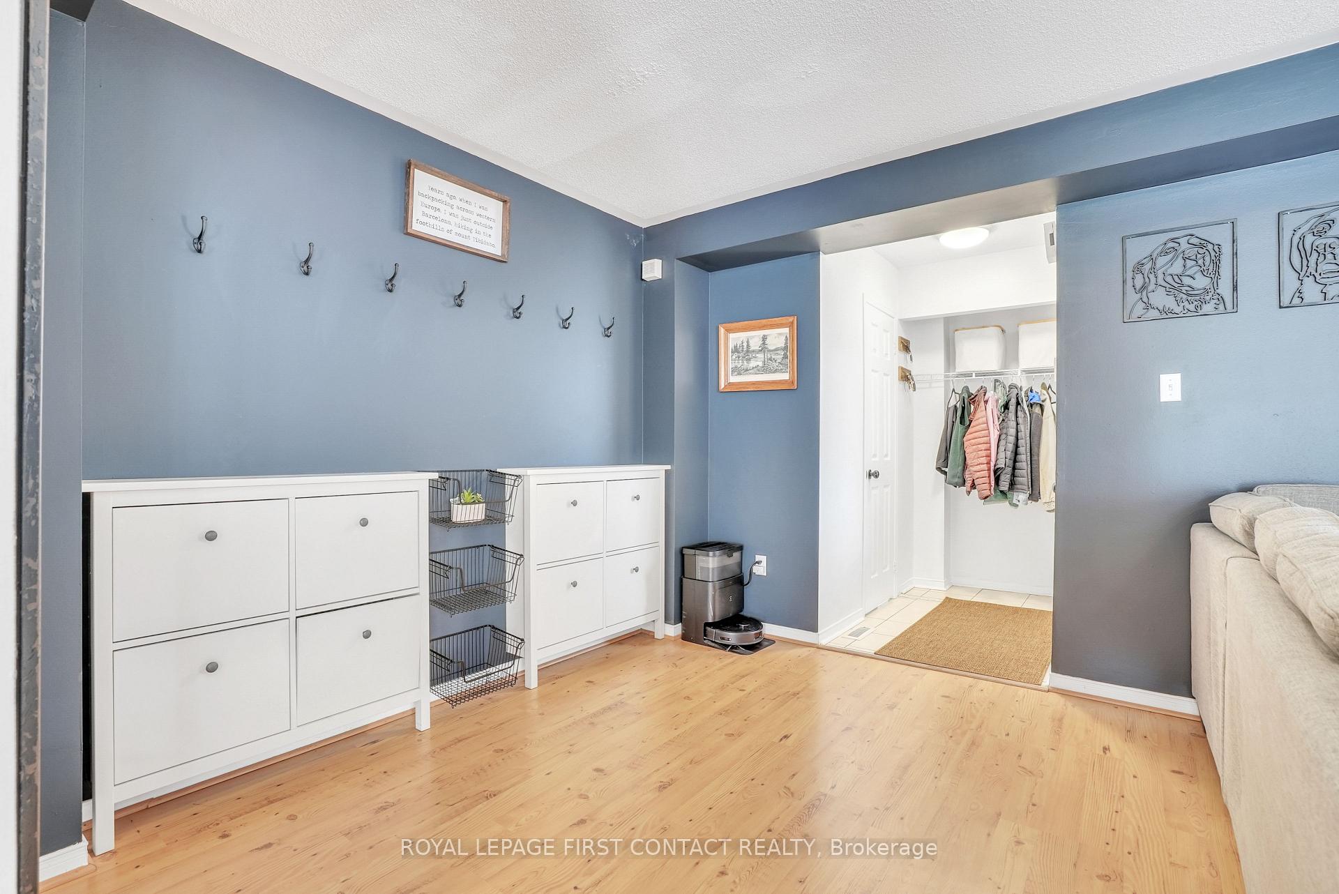 Photo 4 of 26 Drake Drive, Barrie, Painswick South — HOMEH