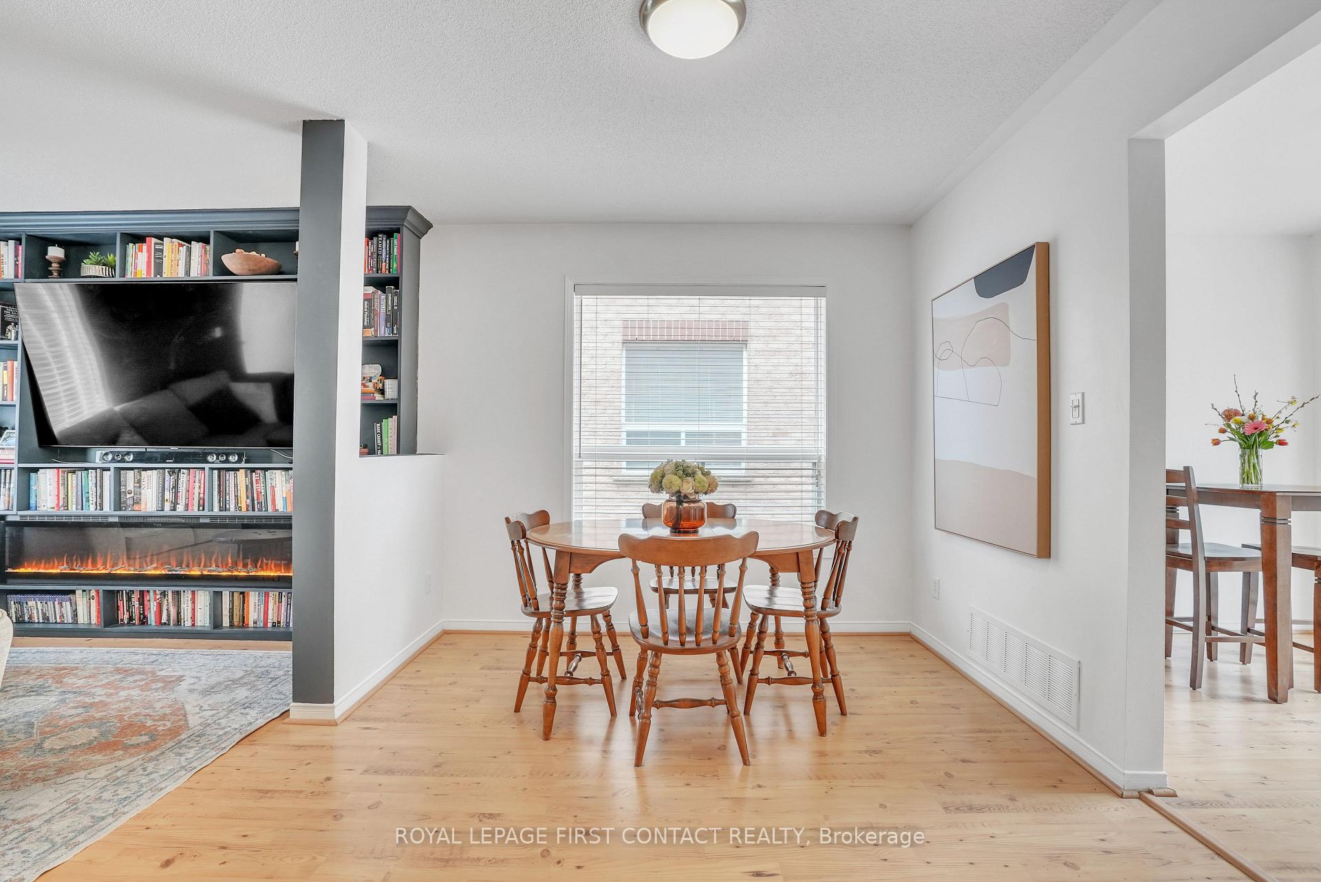 Photo 10 of 26 Drake Drive, Barrie, Painswick South — HOMEH