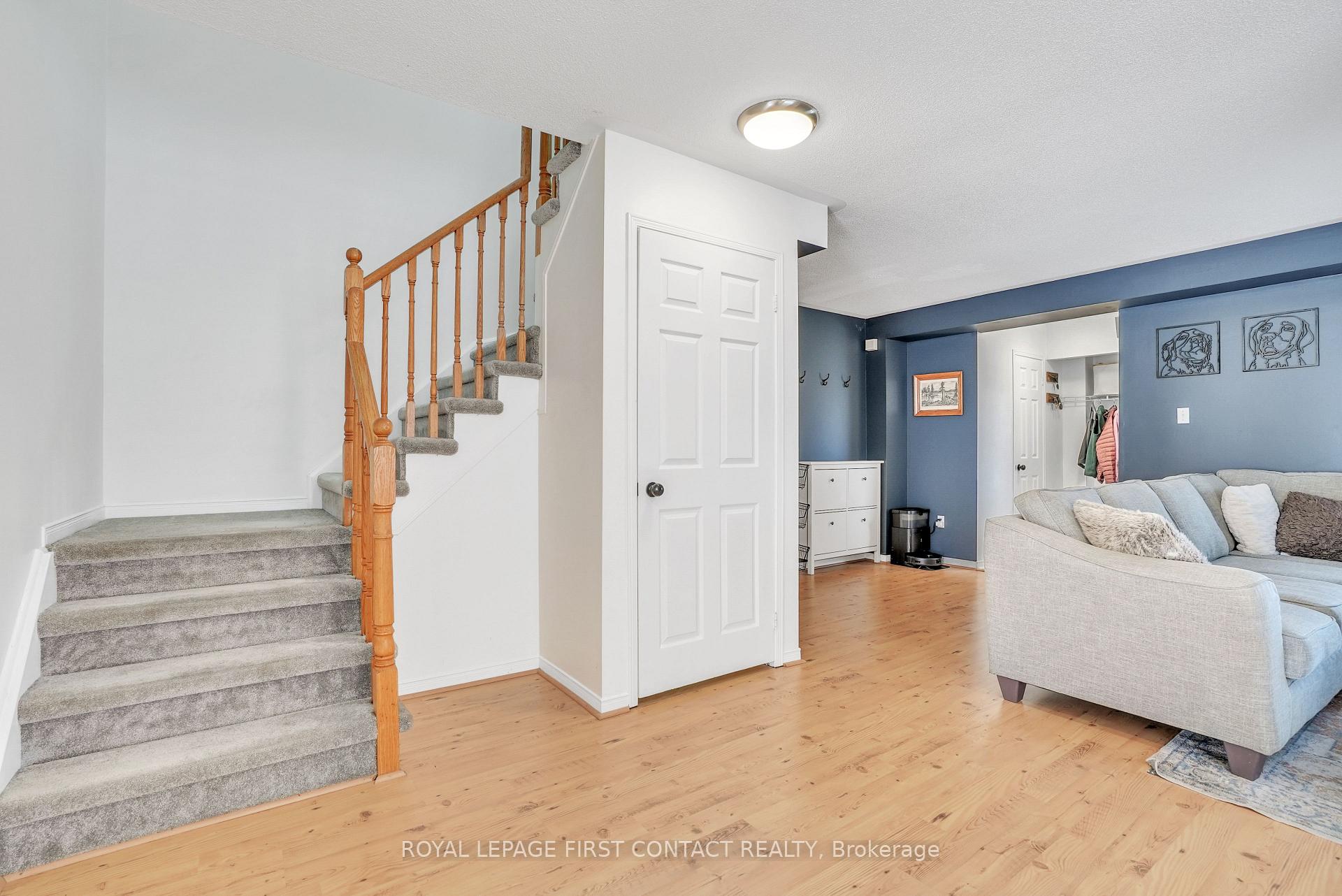 Photo 16 of 26 Drake Drive, Barrie, Painswick South — HOMEH