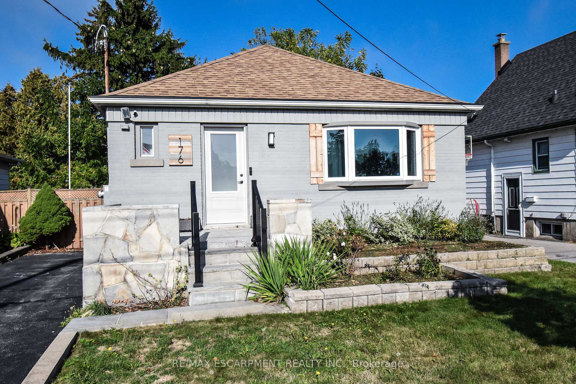 Photo 2 of 176 East 43RD Street, Hamilton, Sunninghill — HOMEH