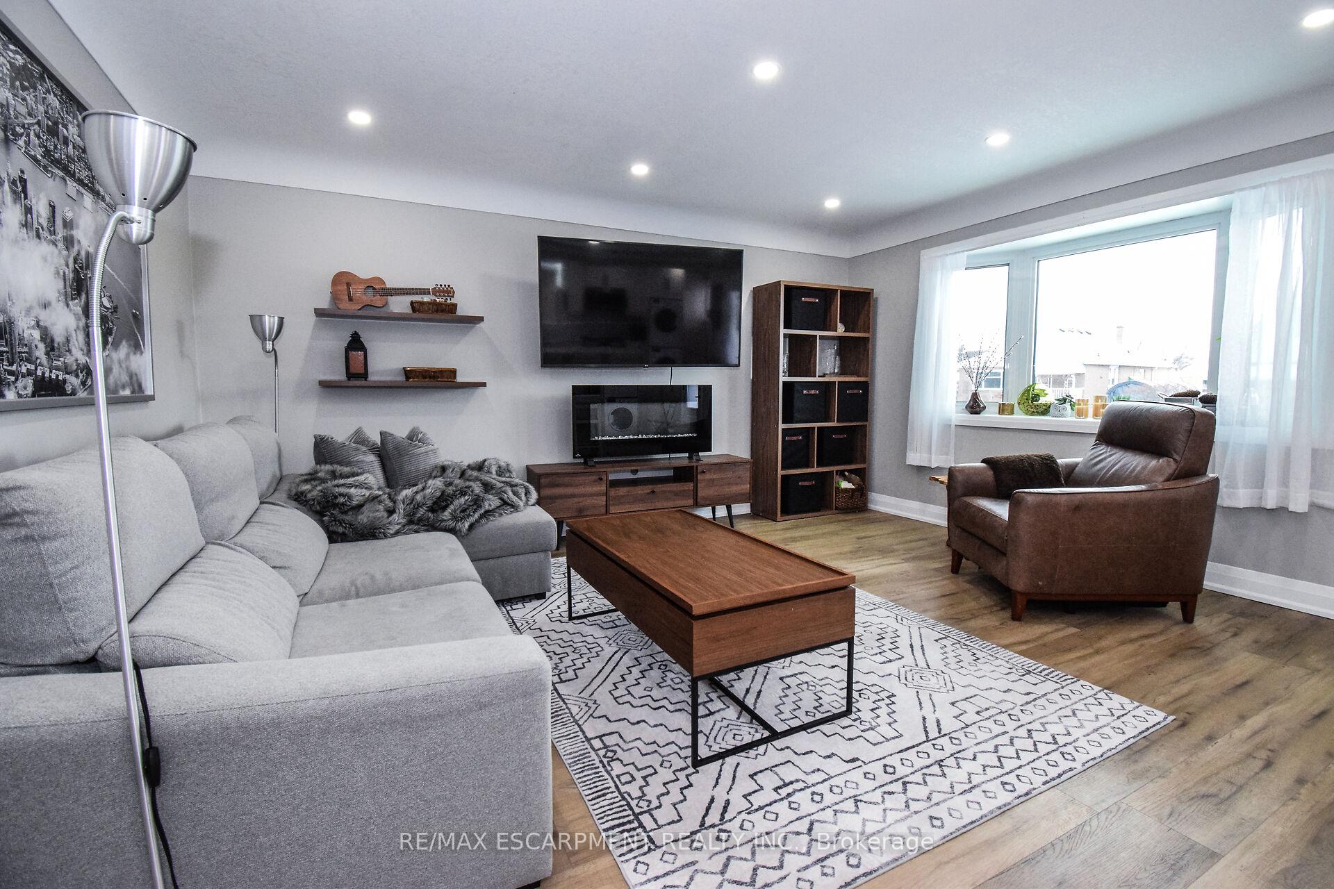 Photo 6 of 176 East 43RD Street, Hamilton, Sunninghill — HOMEH