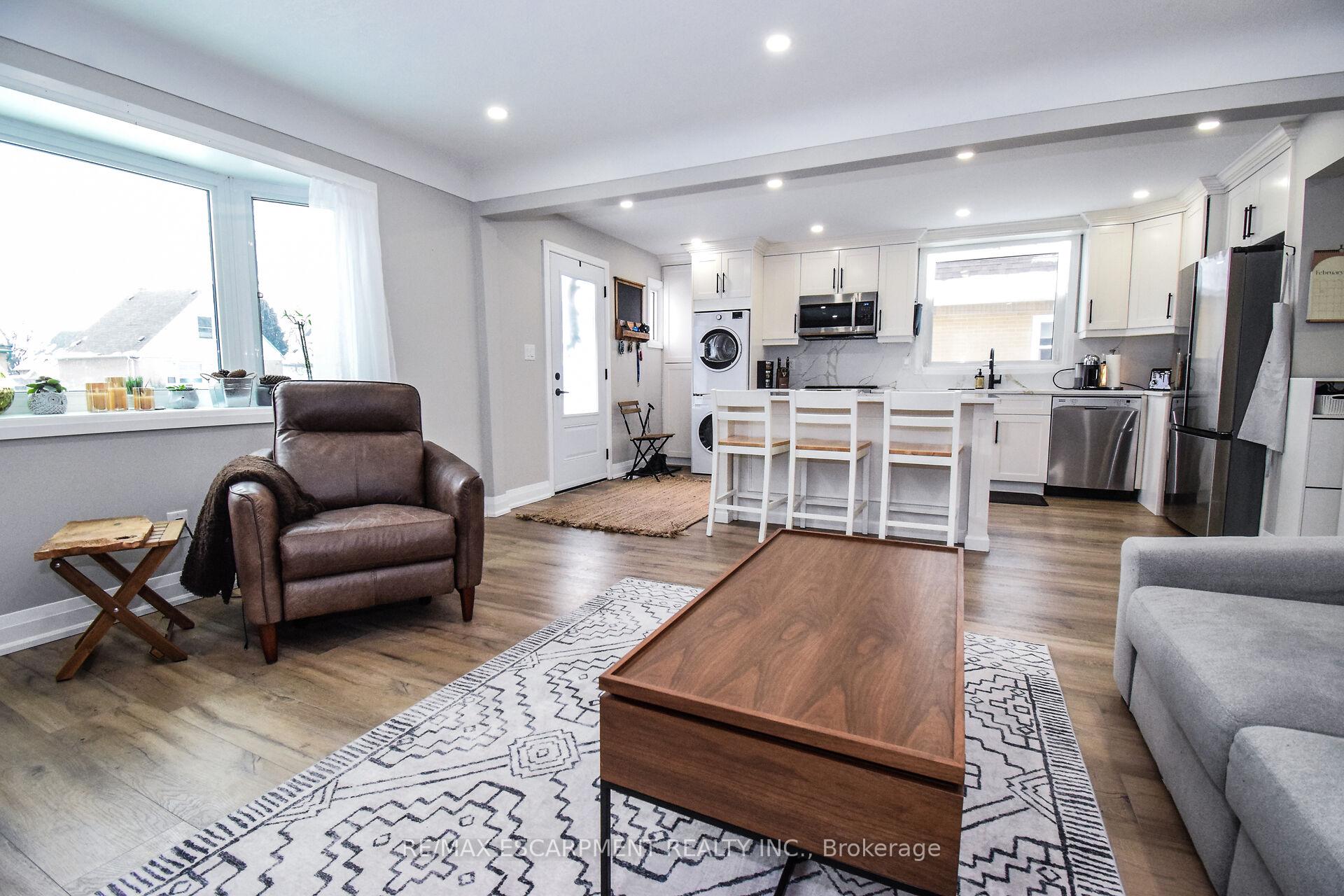 Photo 7 of 176 East 43RD Street, Hamilton, Sunninghill — HOMEH
