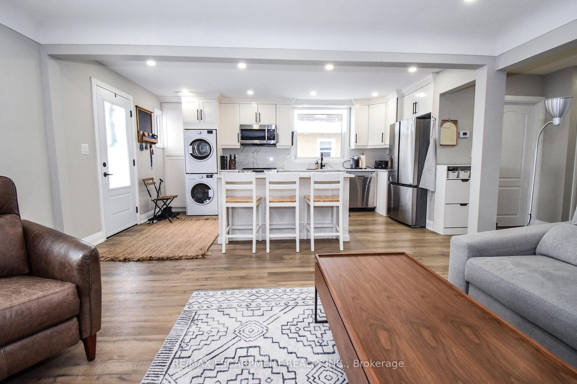 Photo 8 of 176 East 43RD Street, Hamilton, Sunninghill — HOMEH