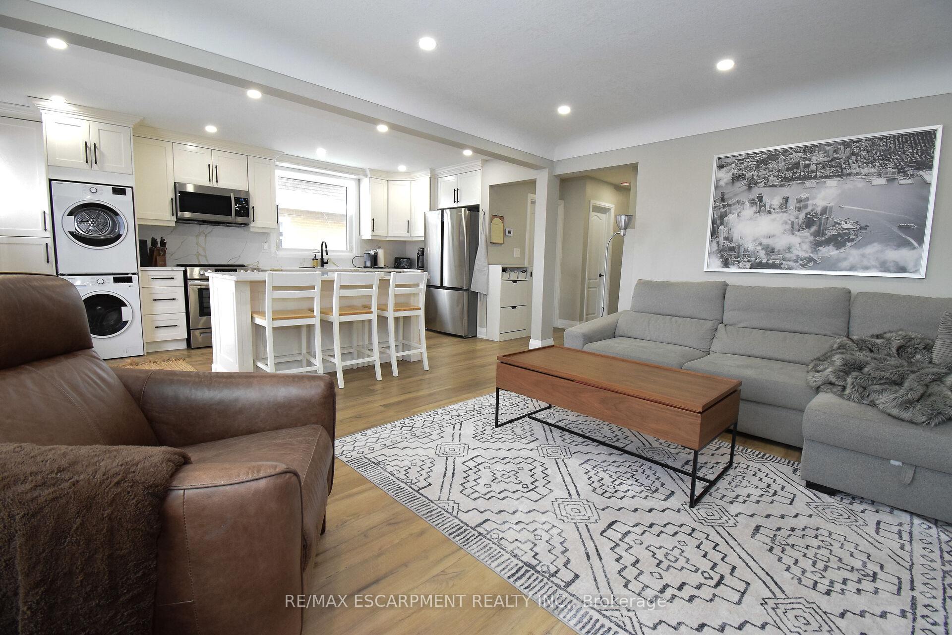 Photo 9 of 176 East 43RD Street, Hamilton, Sunninghill — HOMEH