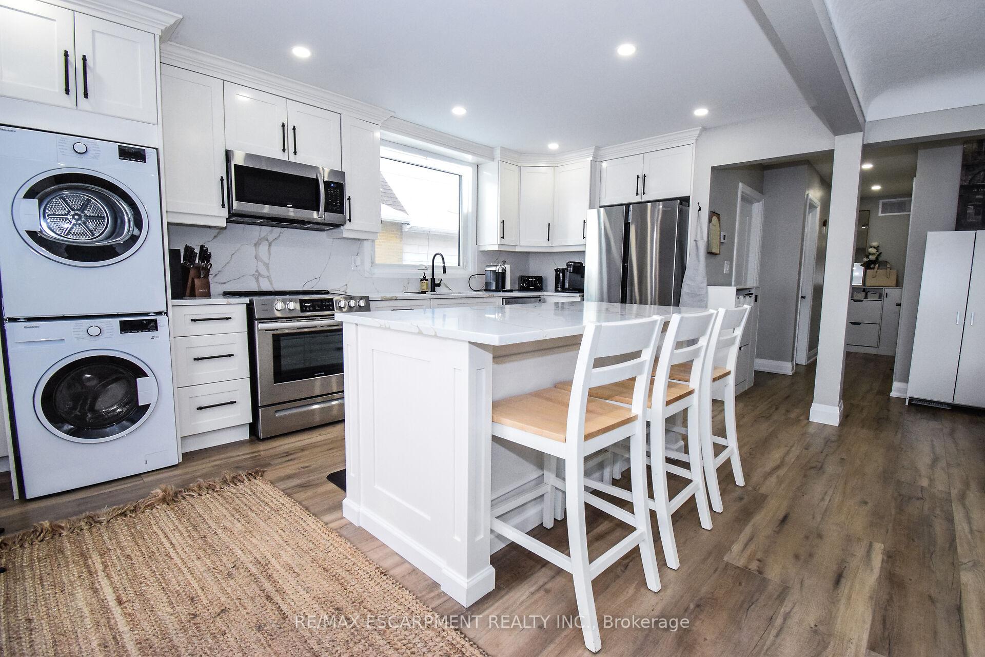 Photo 10 of 176 East 43RD Street, Hamilton, Sunninghill — HOMEH