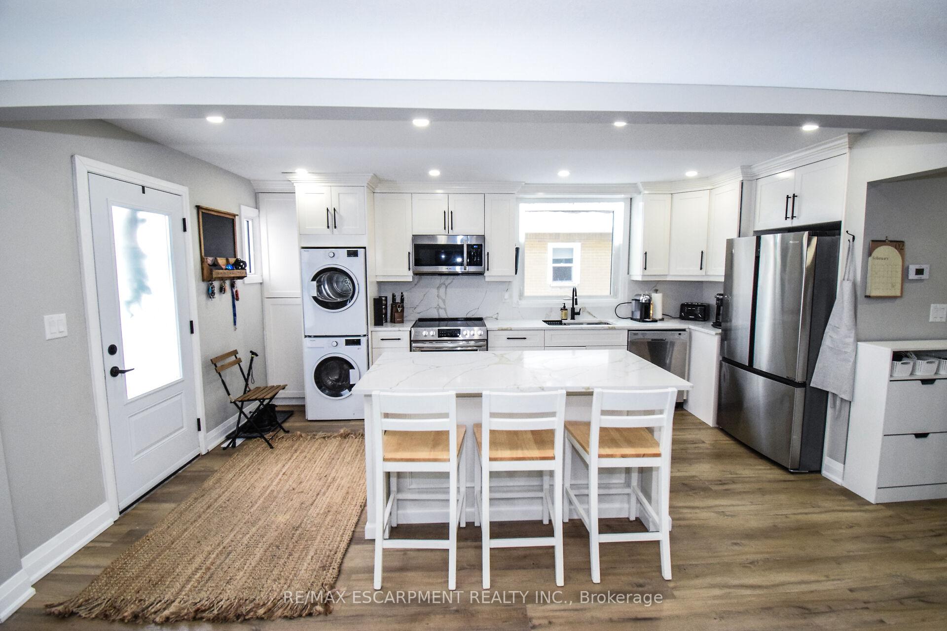 Photo 11 of 176 East 43RD Street, Hamilton, Sunninghill — HOMEH