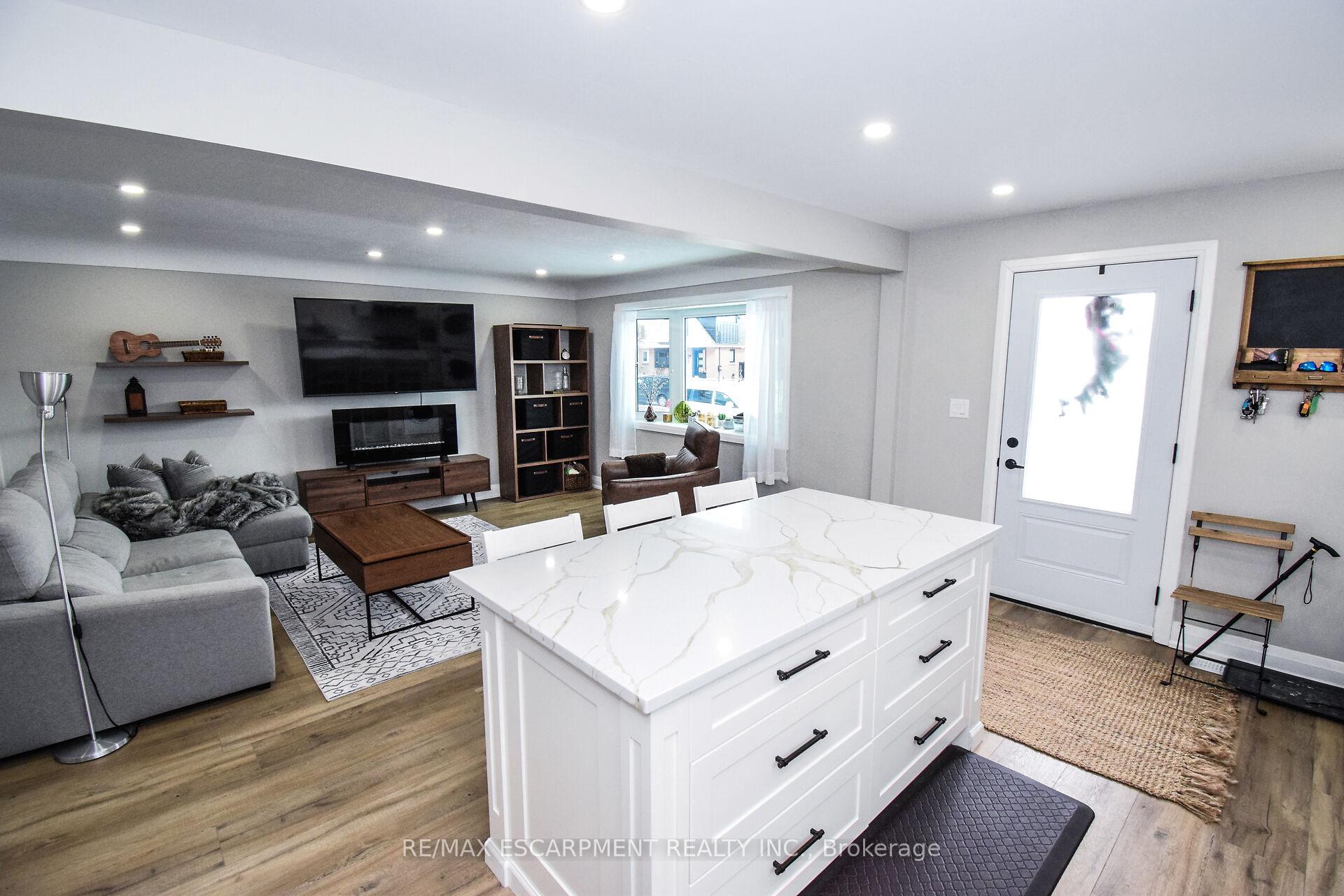 Photo 14 of 176 East 43RD Street, Hamilton, Sunninghill — HOMEH