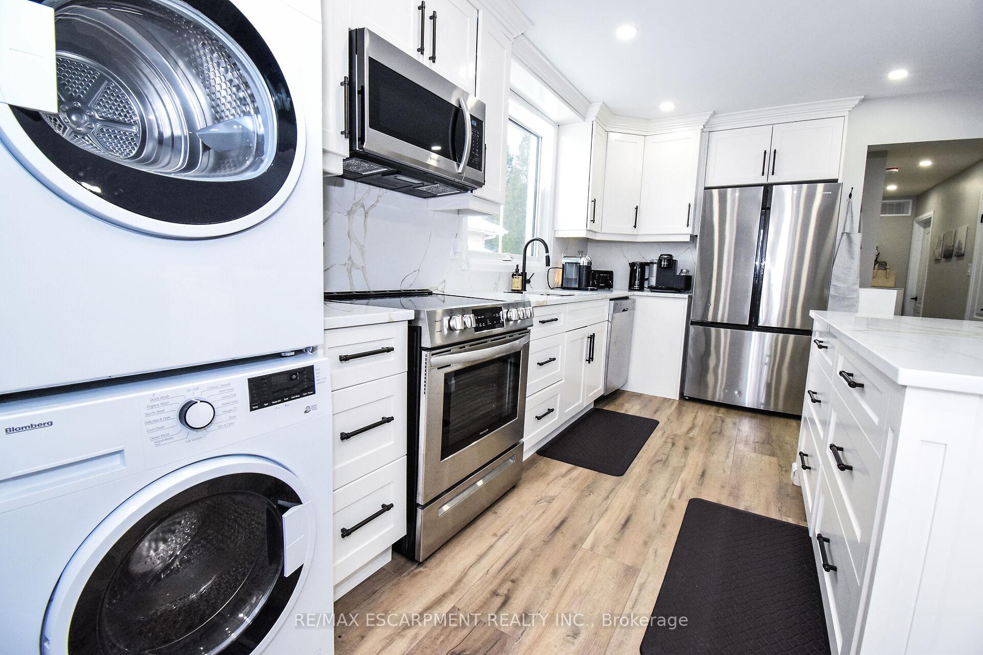 Photo 15 of 176 East 43RD Street, Hamilton, Sunninghill — HOMEH