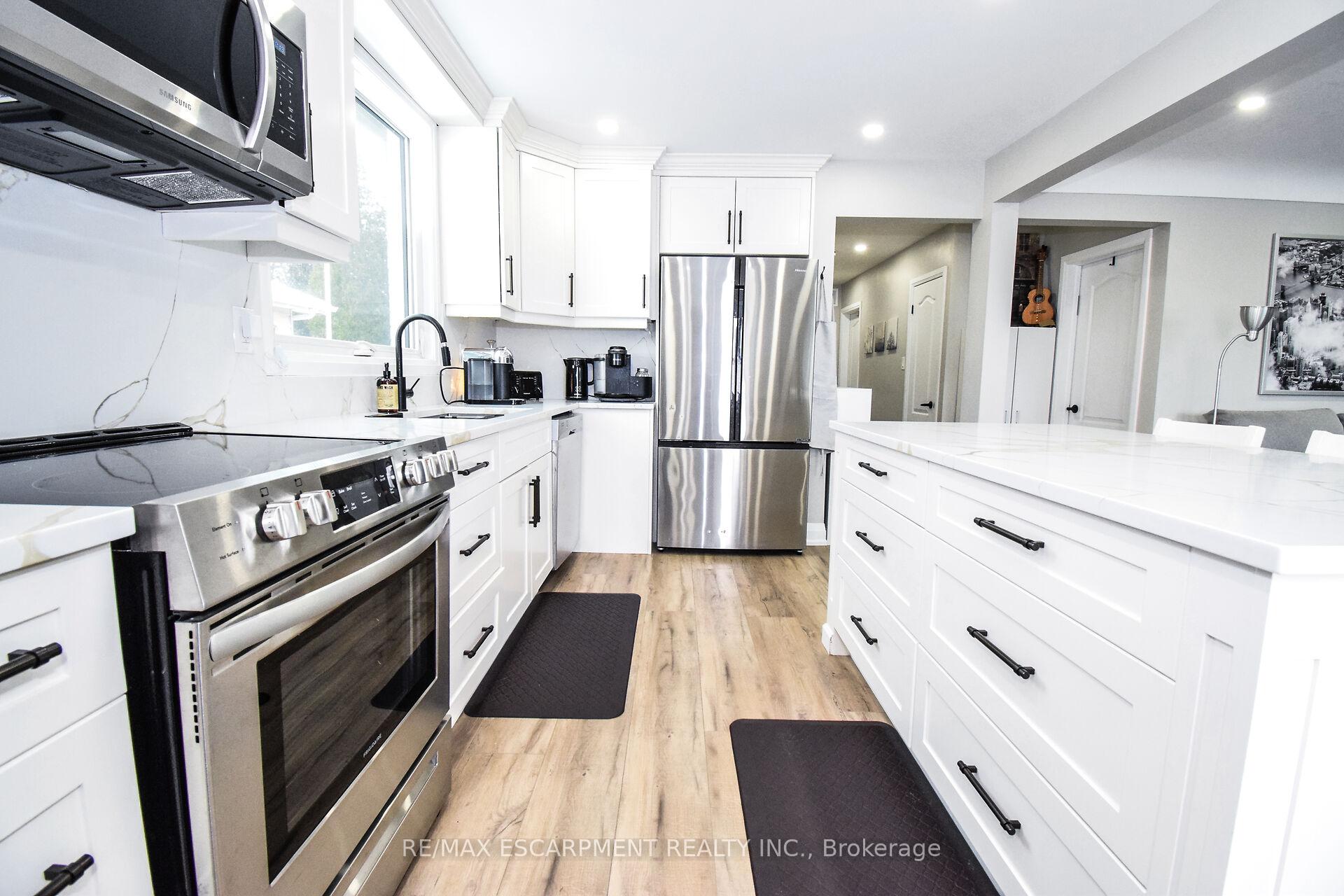 Photo 16 of 176 East 43RD Street, Hamilton, Sunninghill — HOMEH