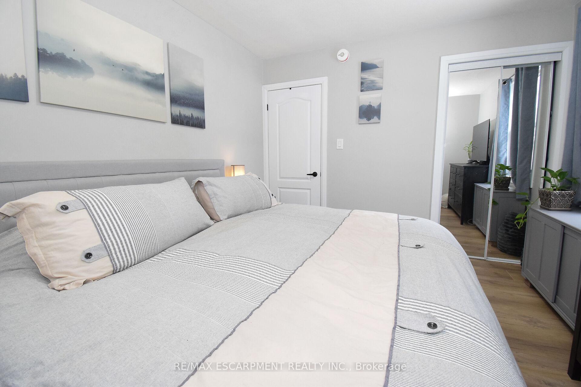 Photo 19 of 176 East 43RD Street, Hamilton, Sunninghill — HOMEH