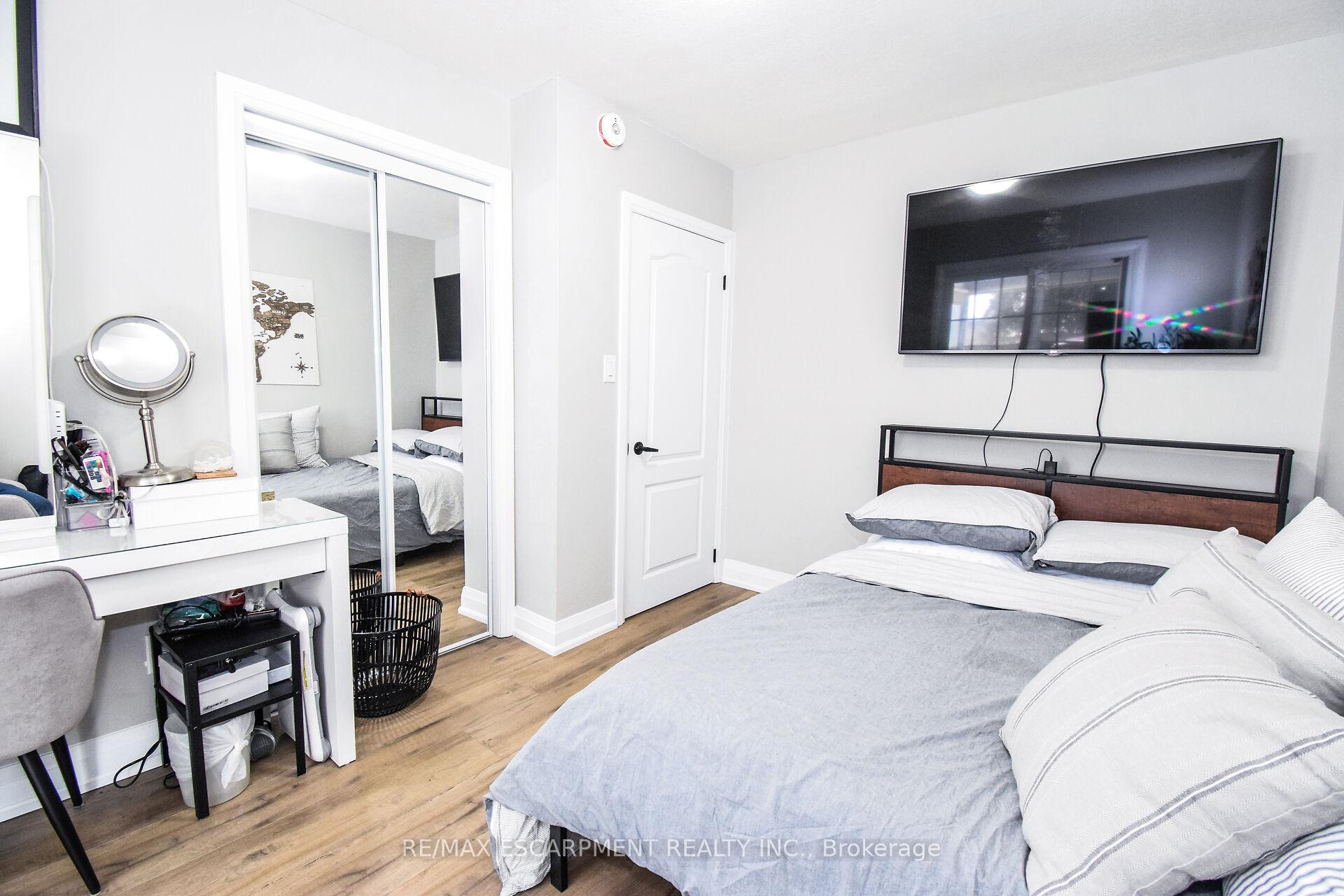 Photo 26 of 176 East 43RD Street, Hamilton, Sunninghill — HOMEH