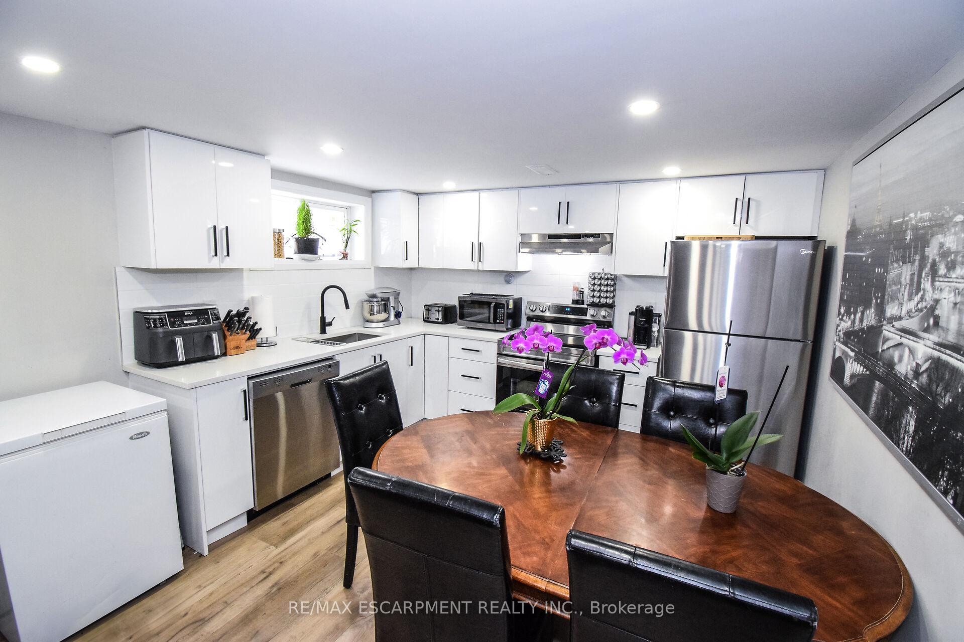 Photo 31 of 176 East 43RD Street, Hamilton, Sunninghill — HOMEH