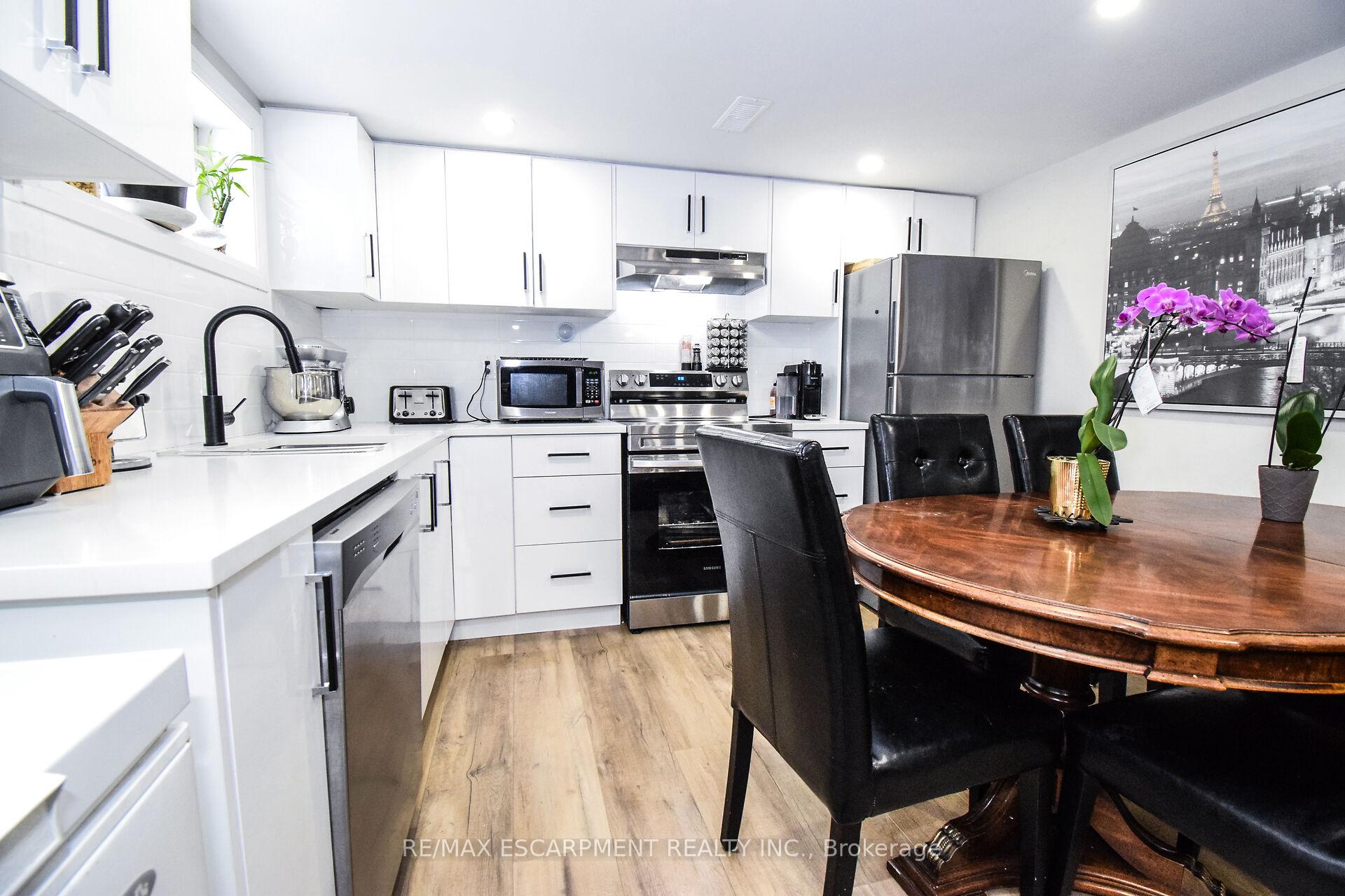 Photo 32 of 176 East 43RD Street, Hamilton, Sunninghill — HOMEH