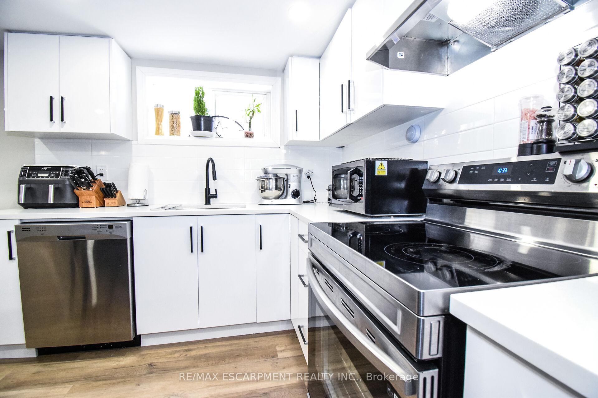 Photo 34 of 176 East 43RD Street, Hamilton, Sunninghill — HOMEH