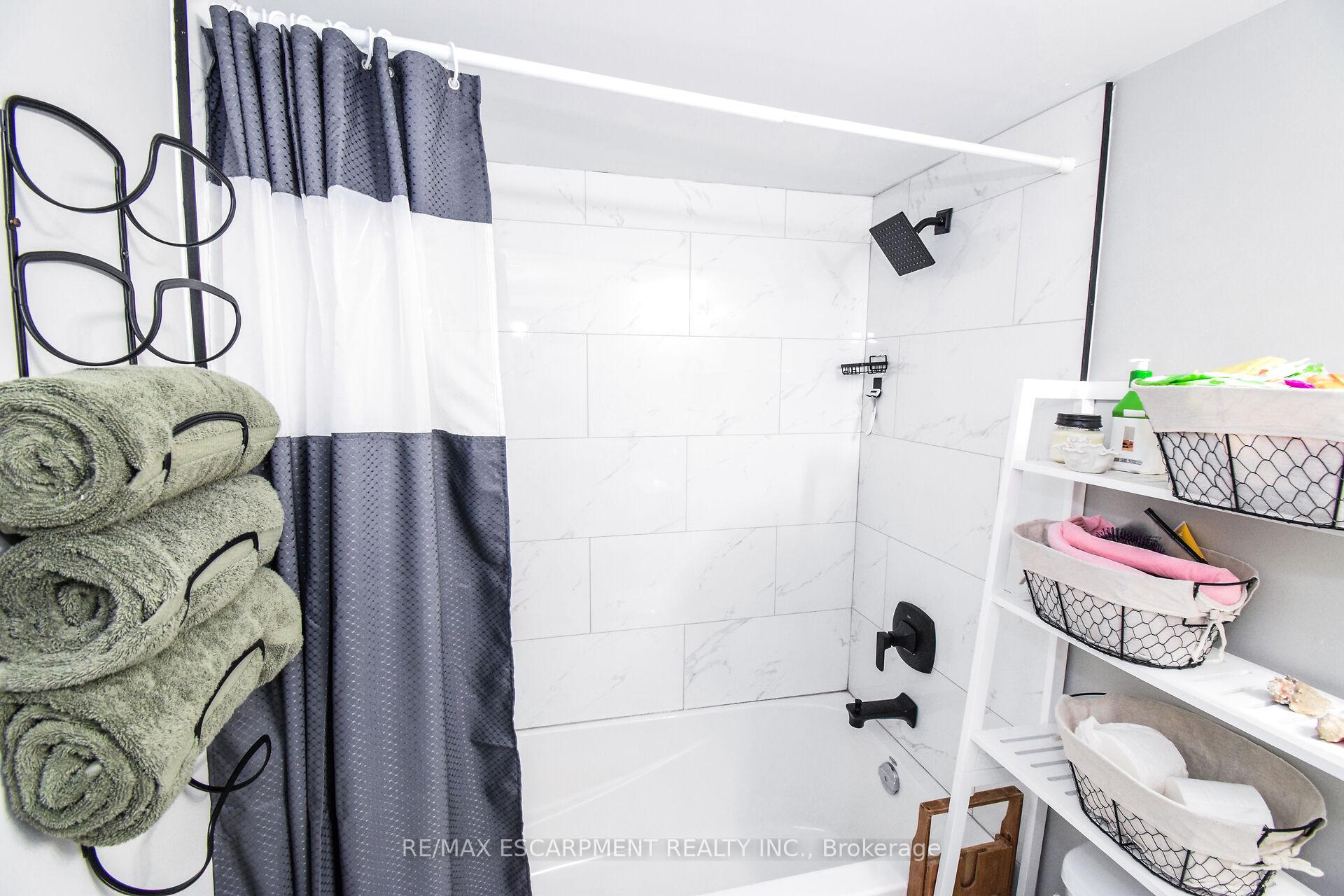 Photo 40 of 176 East 43RD Street, Hamilton, Sunninghill — HOMEH